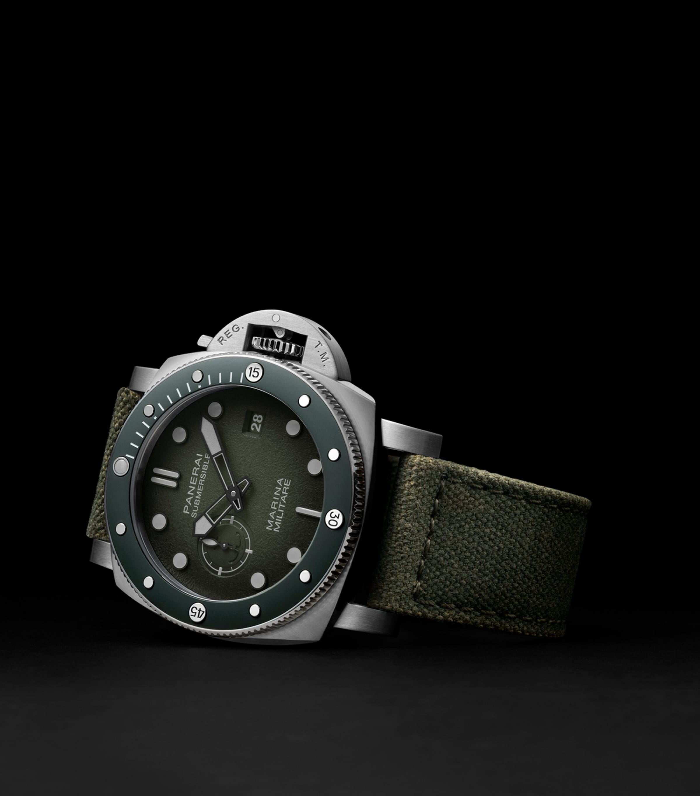 Stainless Steel Submersible Marina Militare Watch 44mm GREEN Image 6