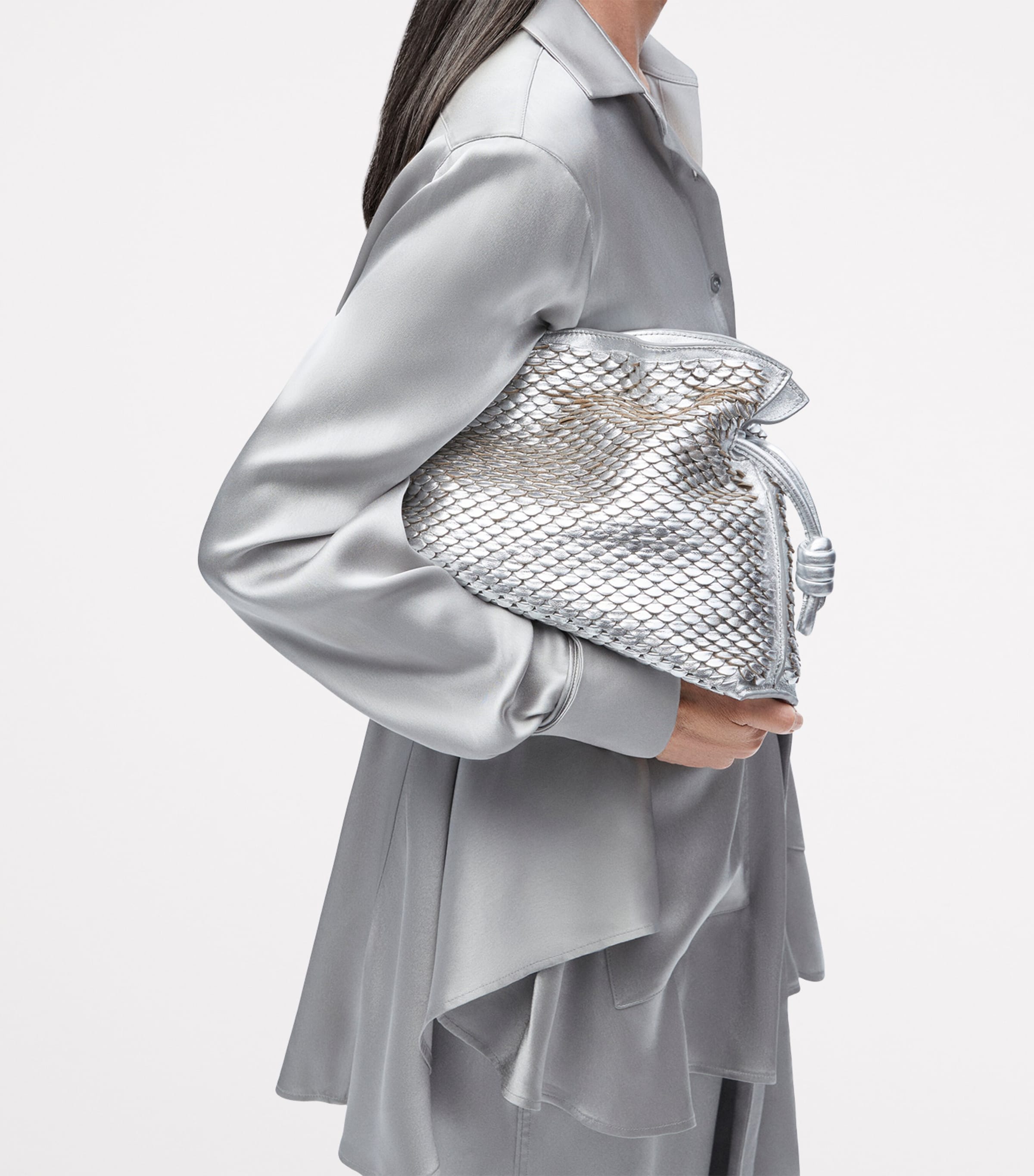 EXCLUSIVE Medium Leather Scales Flamenco Clutch SILVER Image 8