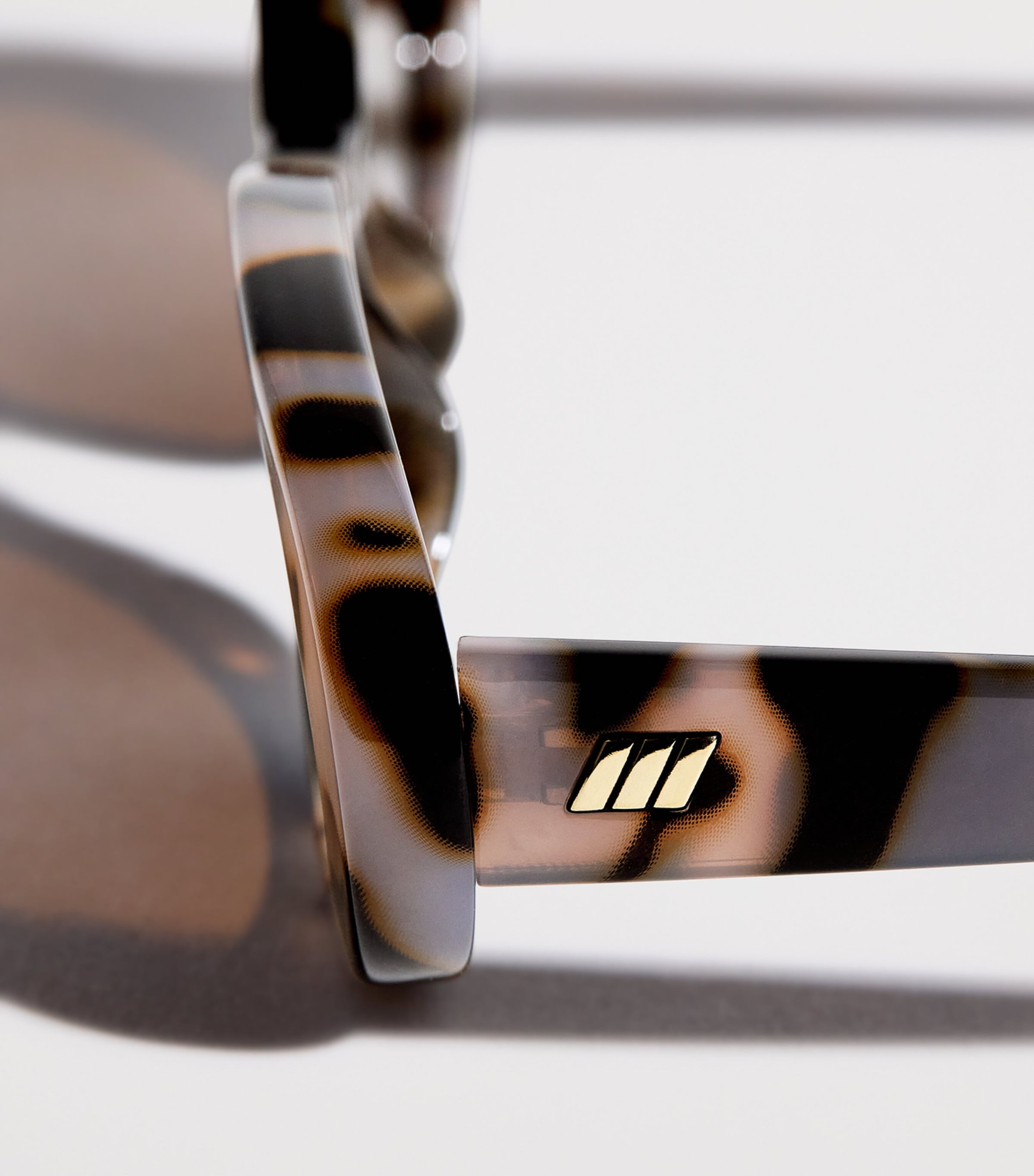 Le Specs Cookie Tort Outta Love Sunglasses Tor Image 6