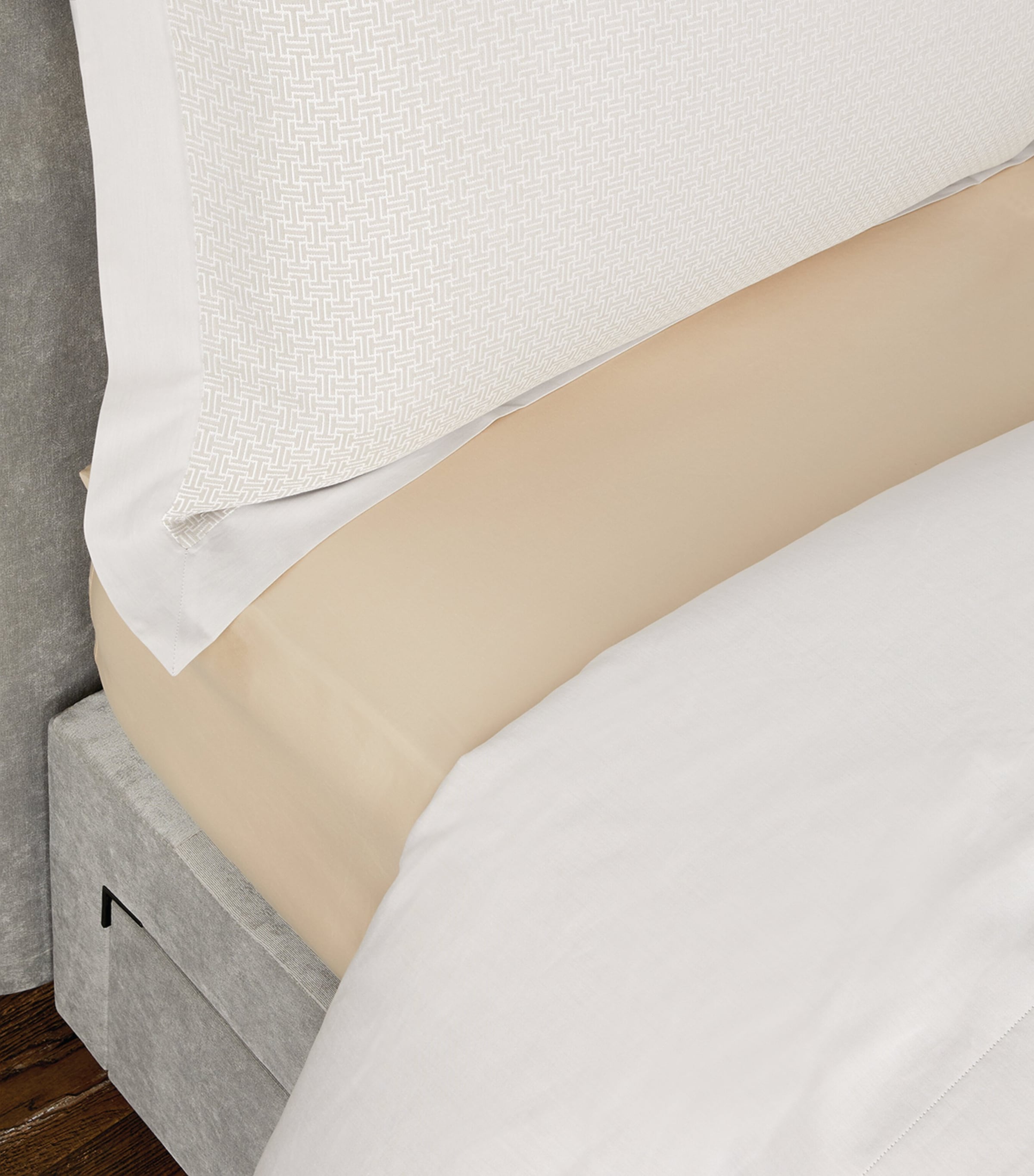 Celso De Lemos Secret Super King Fitted Sheet In Beige
