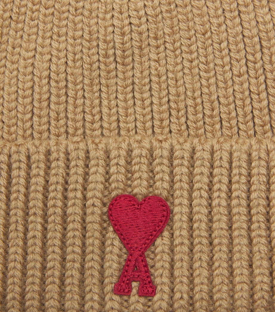 AMI Paris Ami de Coeur Beanie : Camel/rouge Image 3