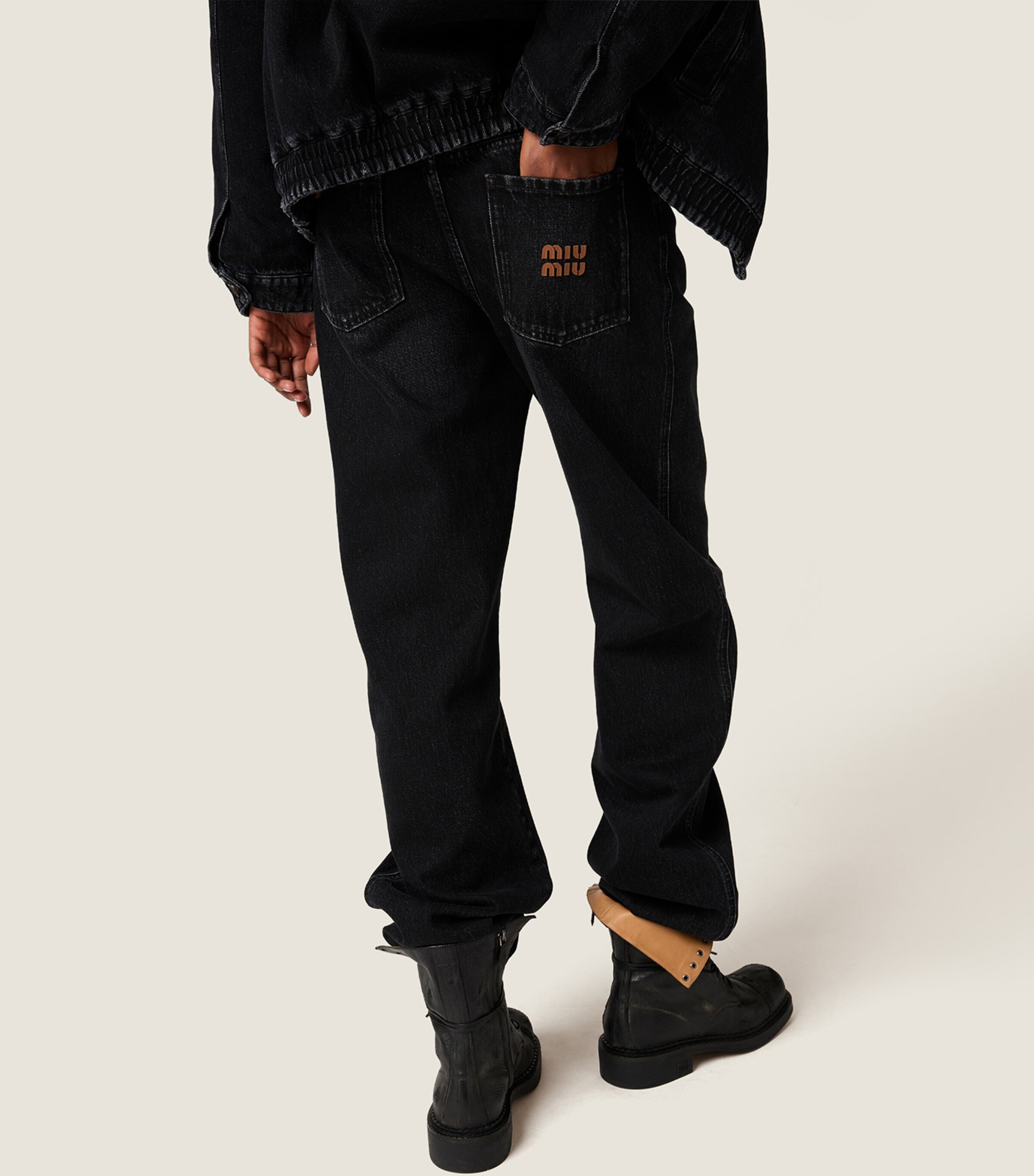 Low-Rise Jeans F0002 Image 5