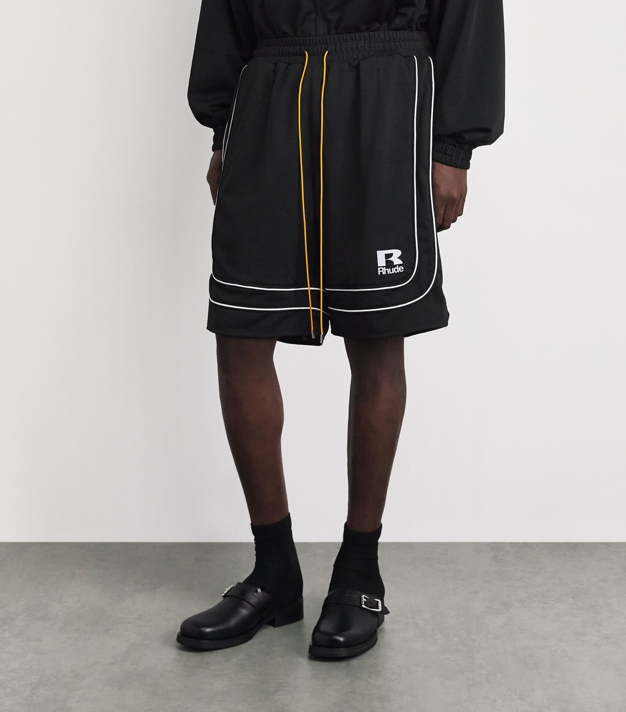 Rhude Mens Mesh Basketball Shorts Black / White Image 4
