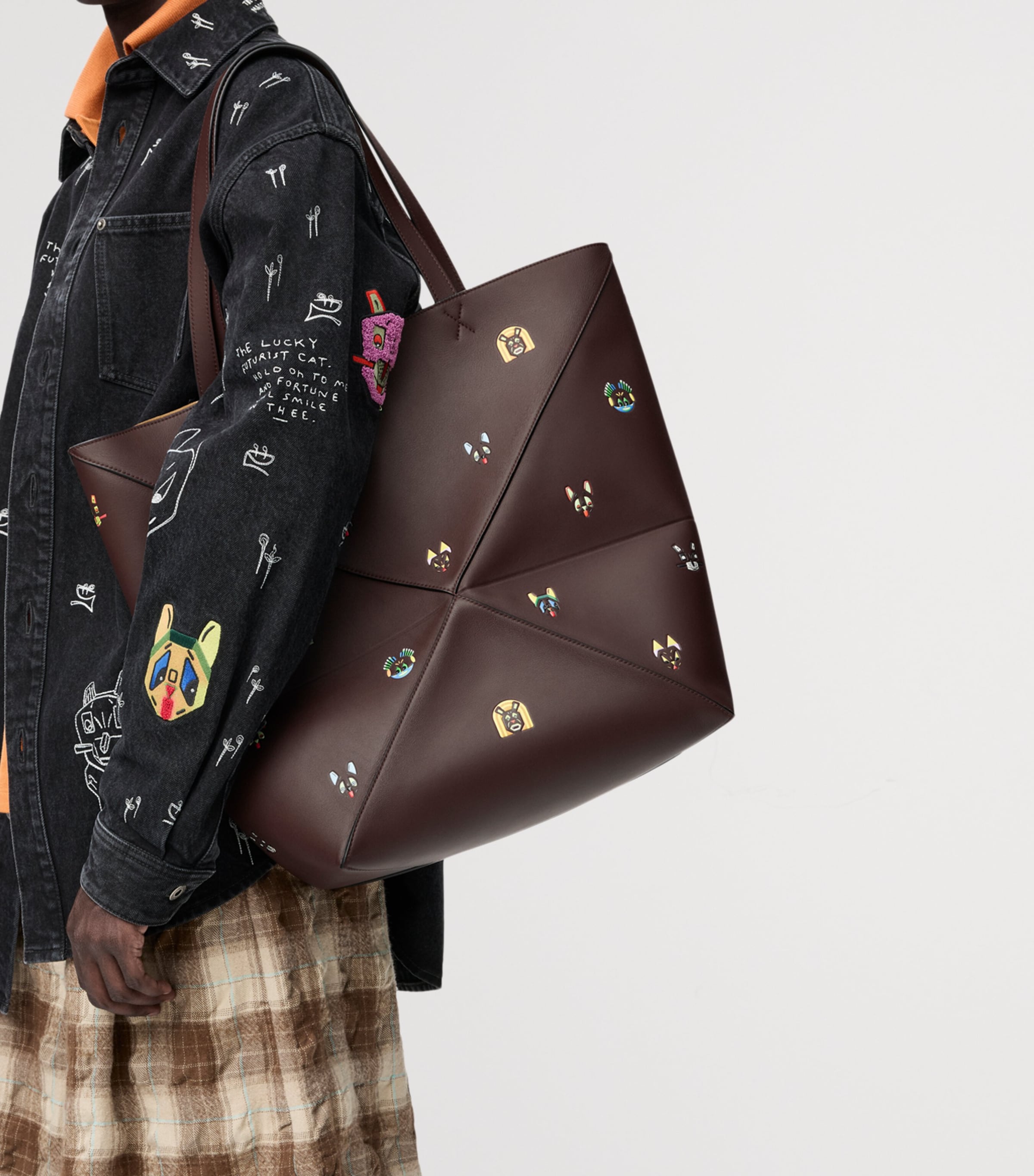 x Louis Wain XL Calfskin Puzzle Fold Tote Bag BROWN Image 7