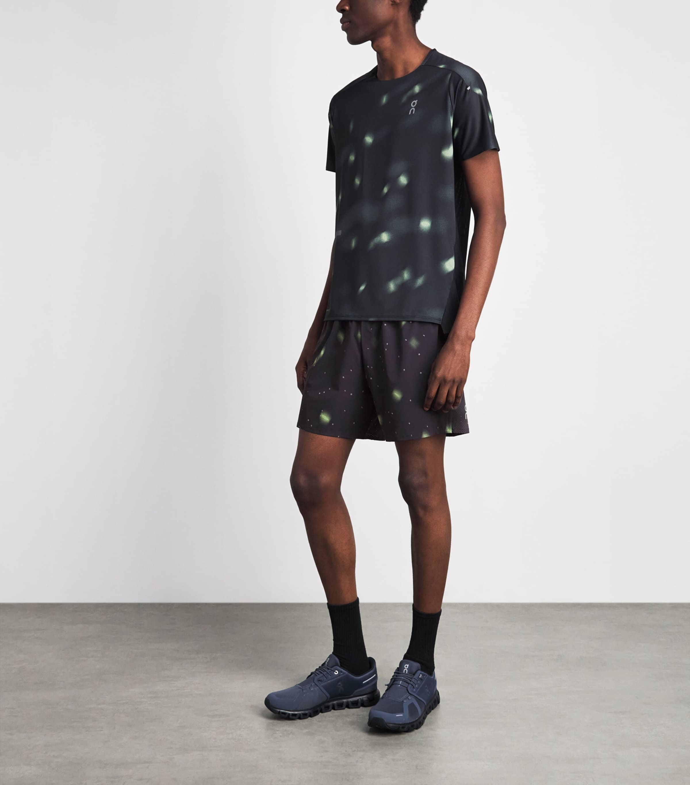 On Mens Reflective Lumos Performance Shorts Black Image 2