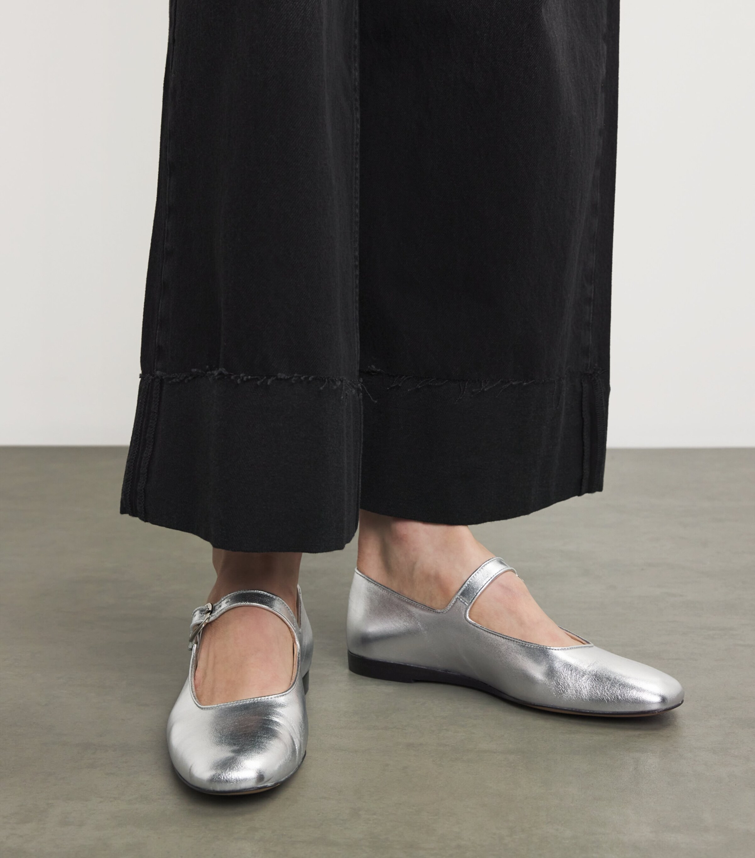 Le Monde Beryl Metallic Leather Mary Janes Silver Image 2