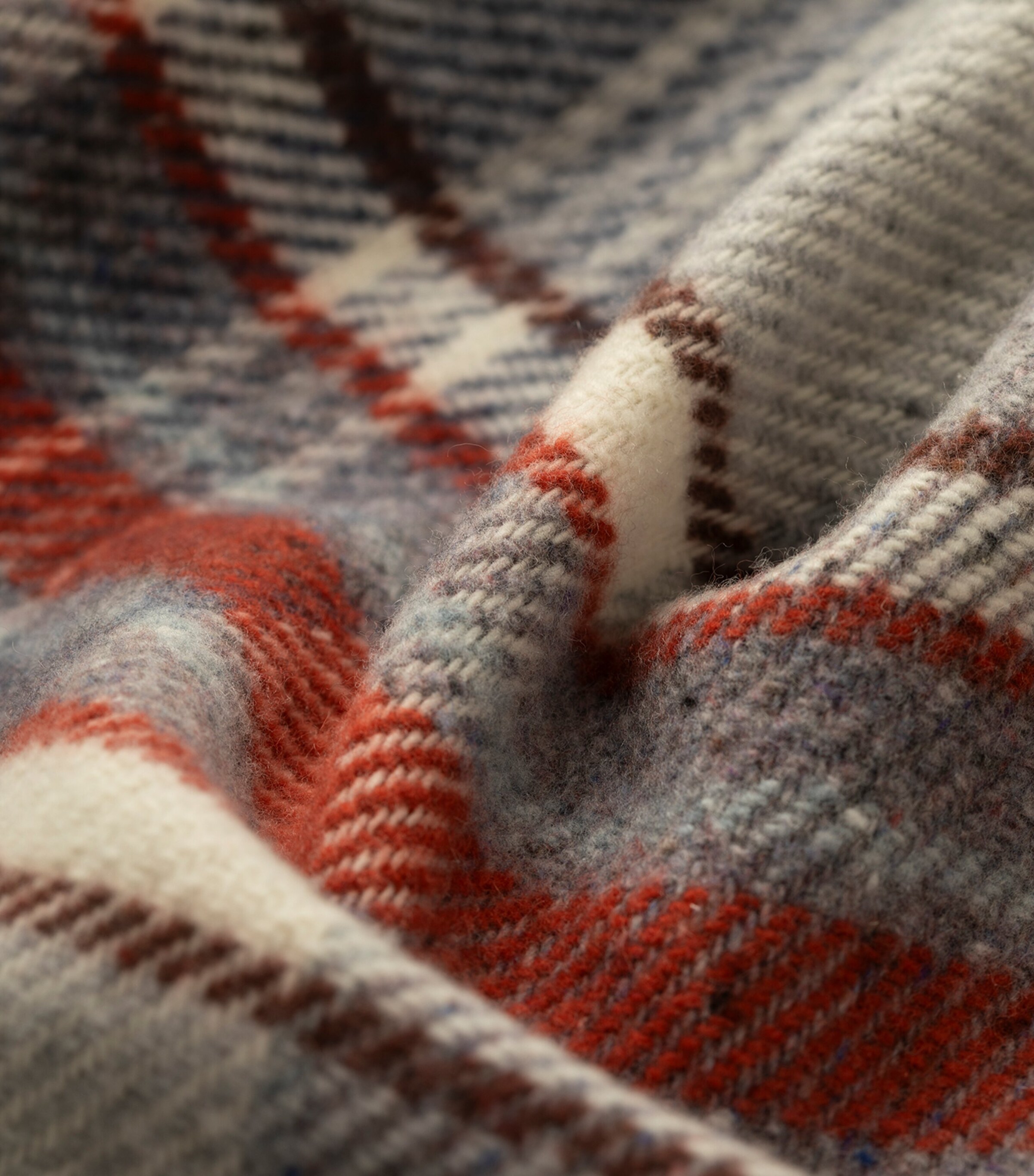 Johnstons Of Elgin Donegal Check Bed Throw (230cm x 15cm) Russet Image 4