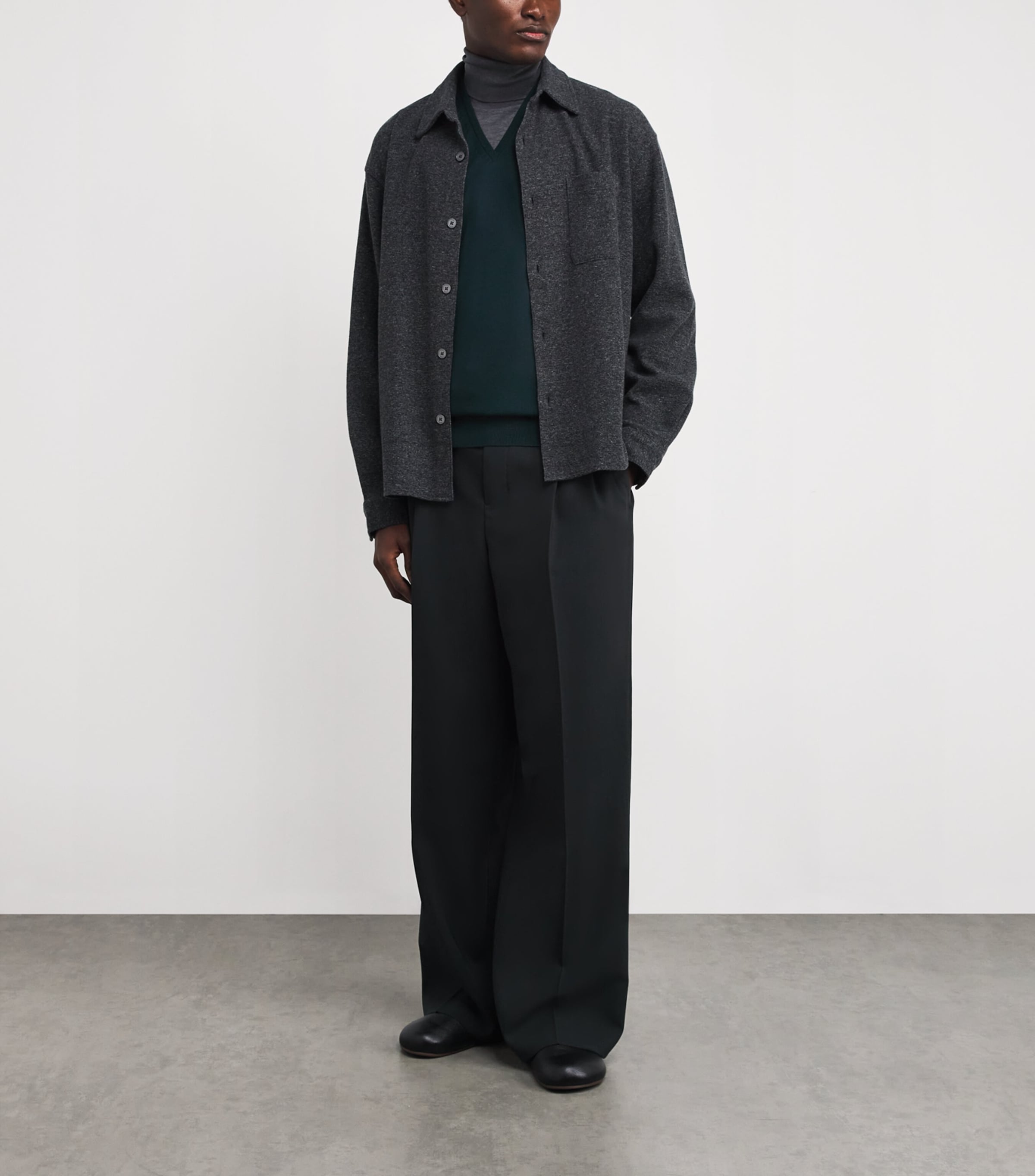 Merino Wool V-Neck Sweater Vest RICHARDSON GREEN Image 2