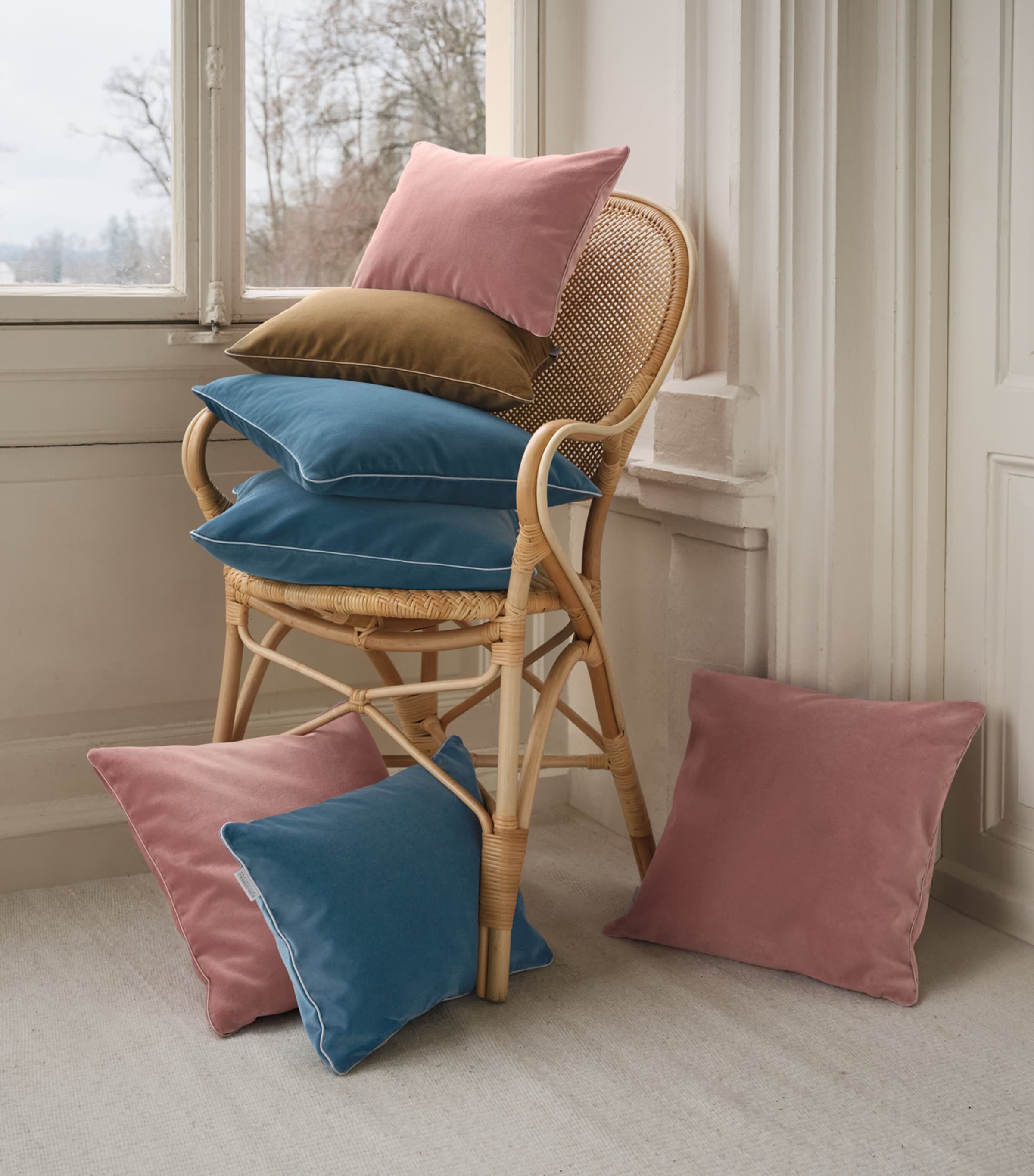 Schlossberg Velvet Elodie Cushion (40cm x 40cm) Rose Image 3