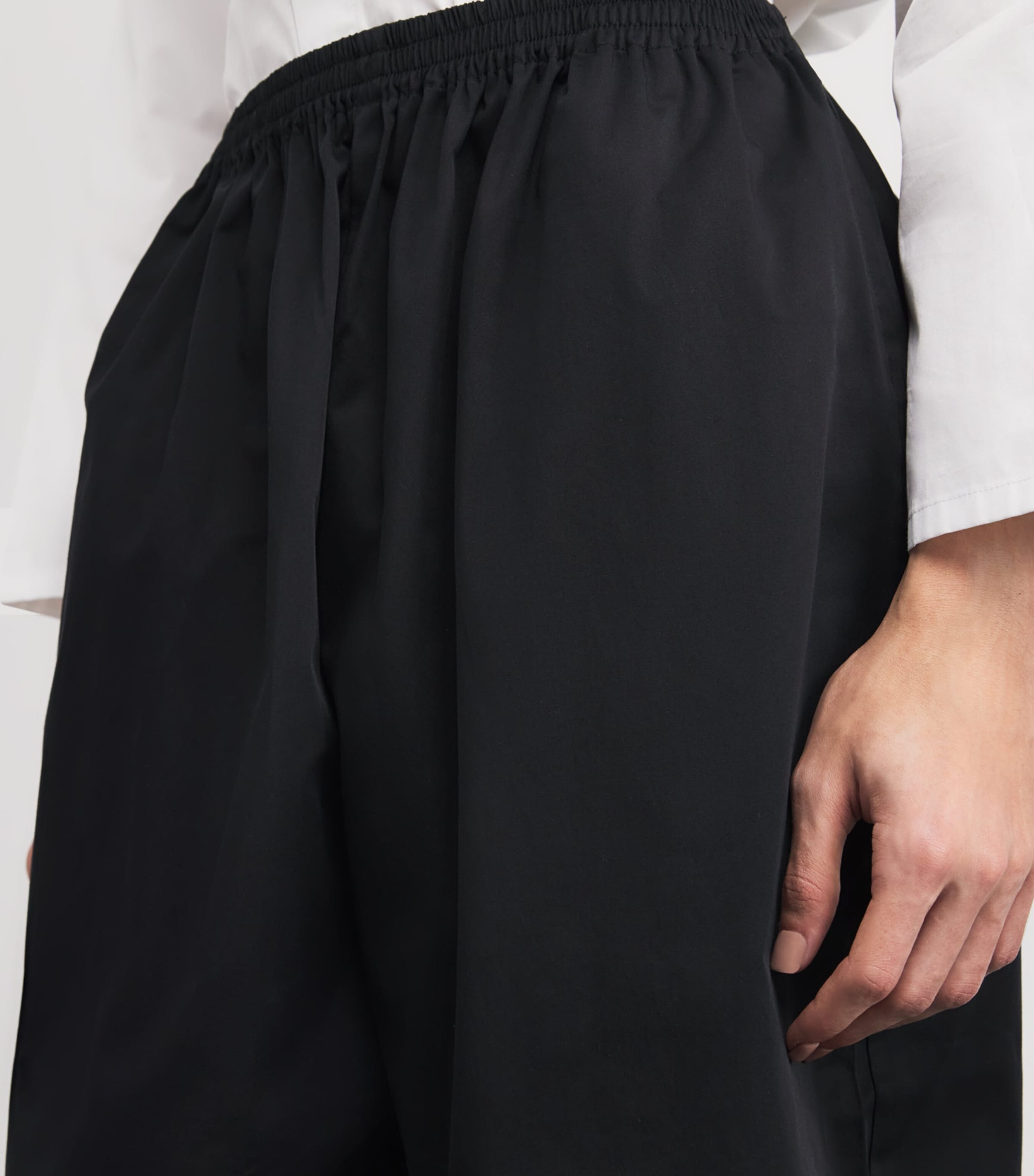 Eskandar Womens Cropped Japanese Trousers Black Image 3