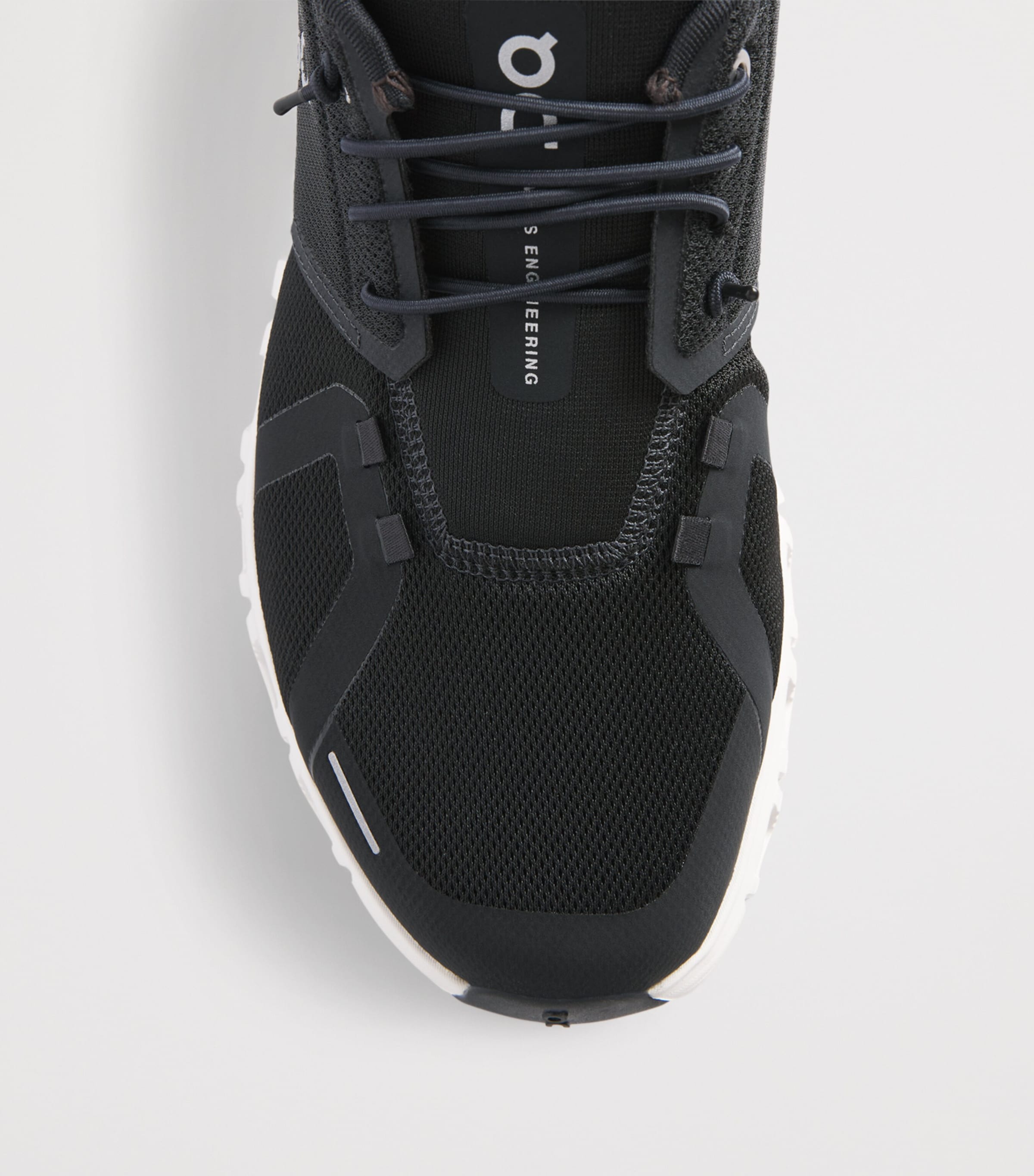 On Mens Cloud 6 Trainers Black | White Image 6
