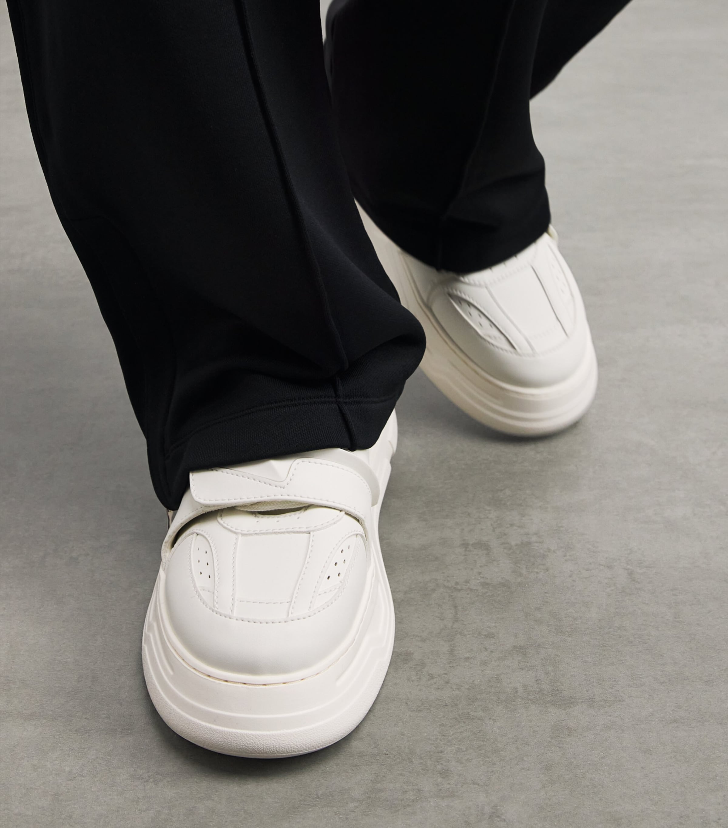 Chunky Low-Top Sneakers U0003 Image 2