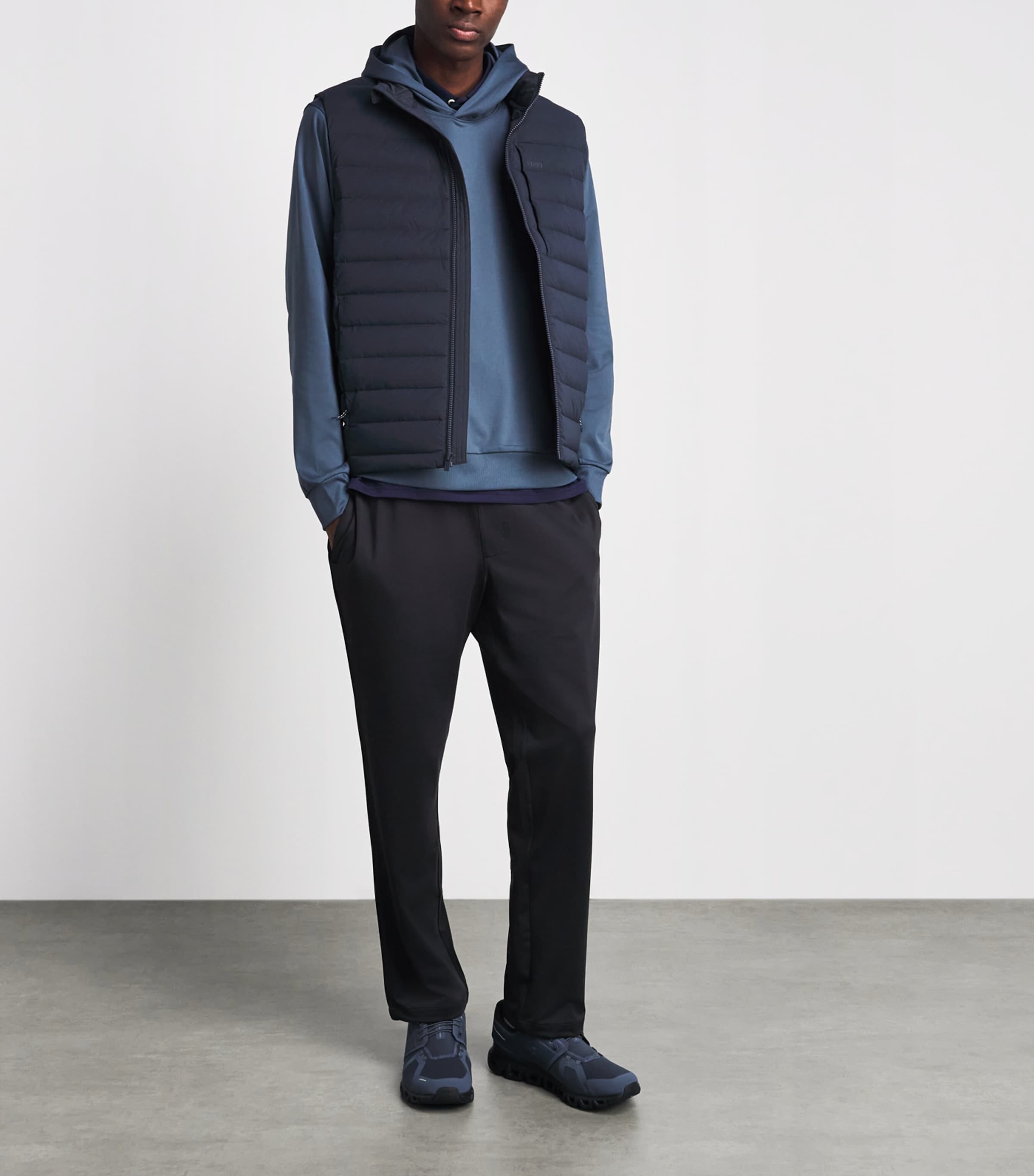 VUORI Mens Down Steadfast Gilet Ink Ink Image 2