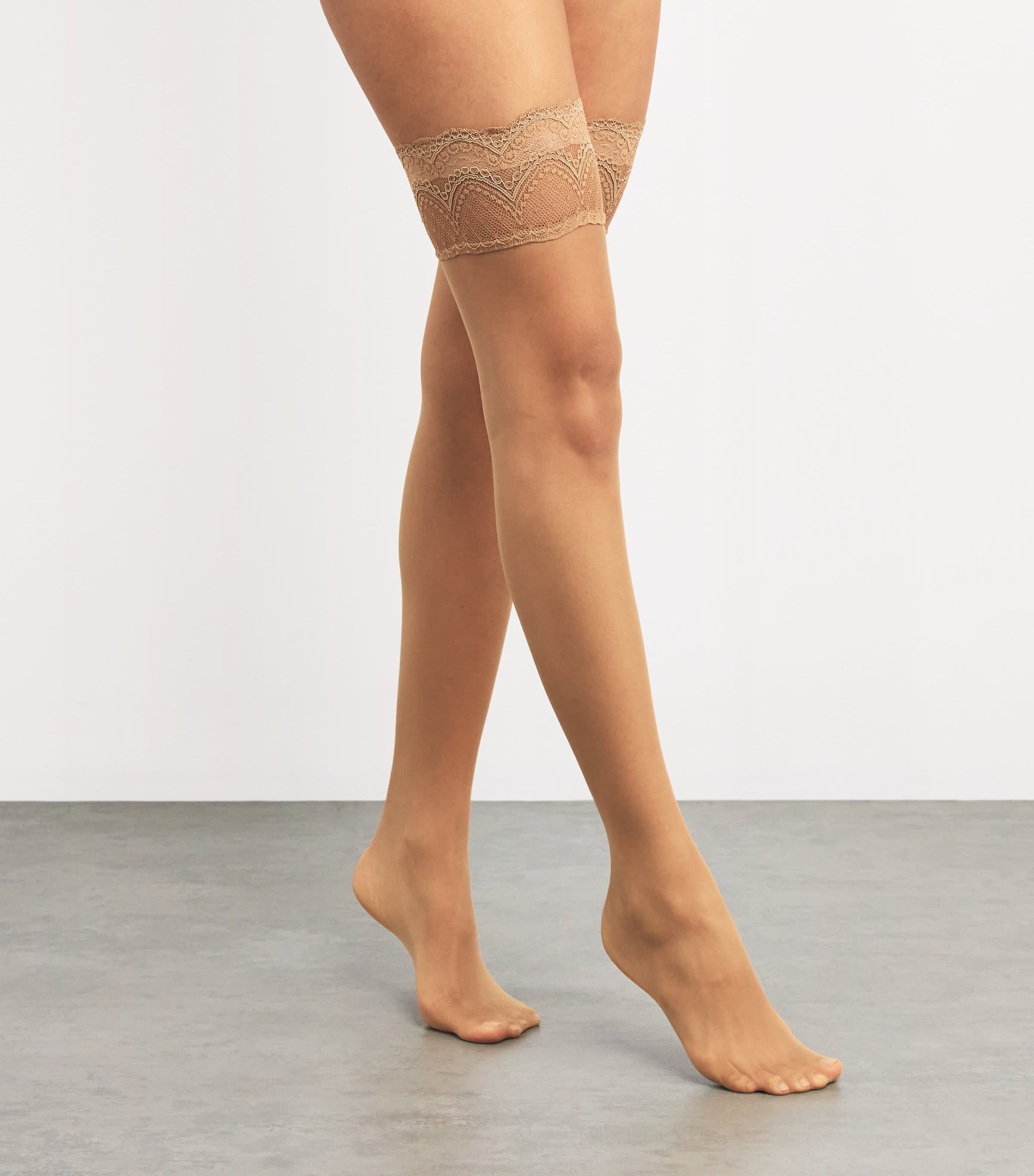 Falke Womens Stay Up Invisible Deluxe 8 Tights Powder Image 2