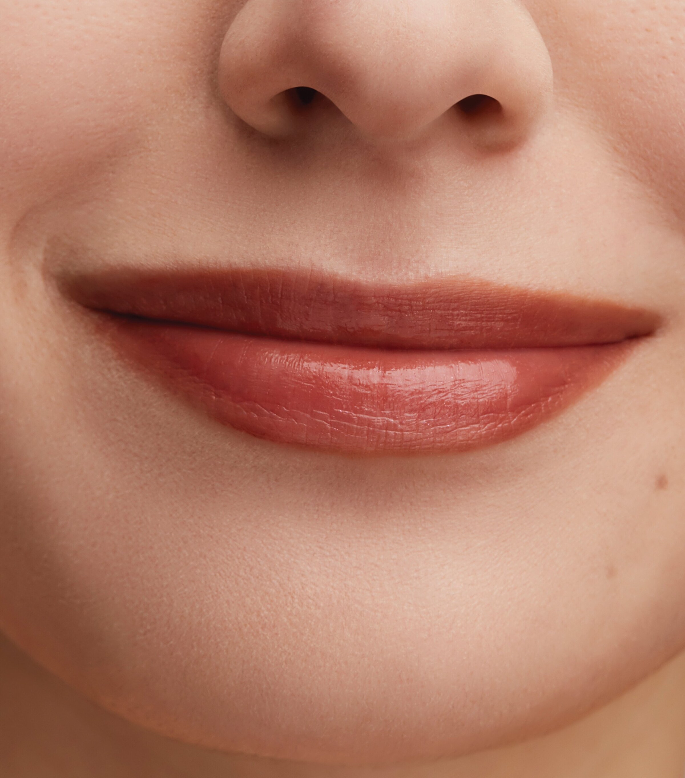 Lustreglass Sheer-Shine Lipstick POSH PIT Image 9