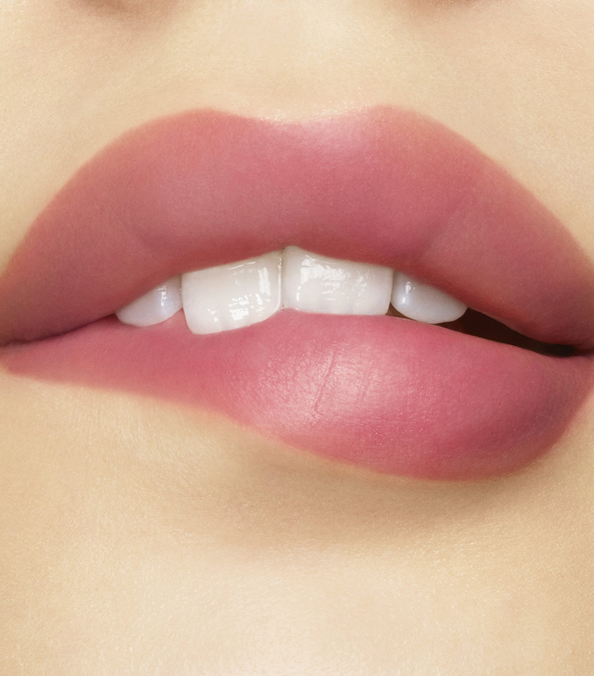 Sheer Matte Lipstick 03 MAUVE Image 3