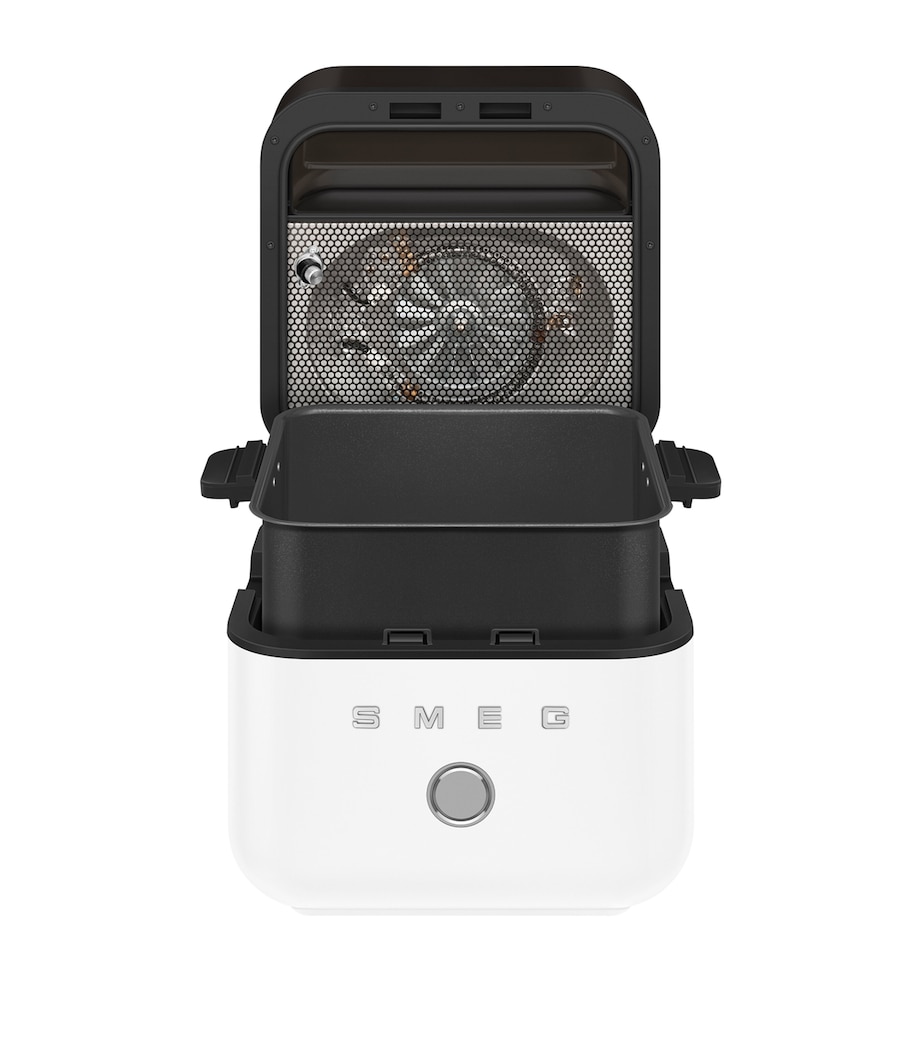 Smeg Air Fryer Matte White Image 5