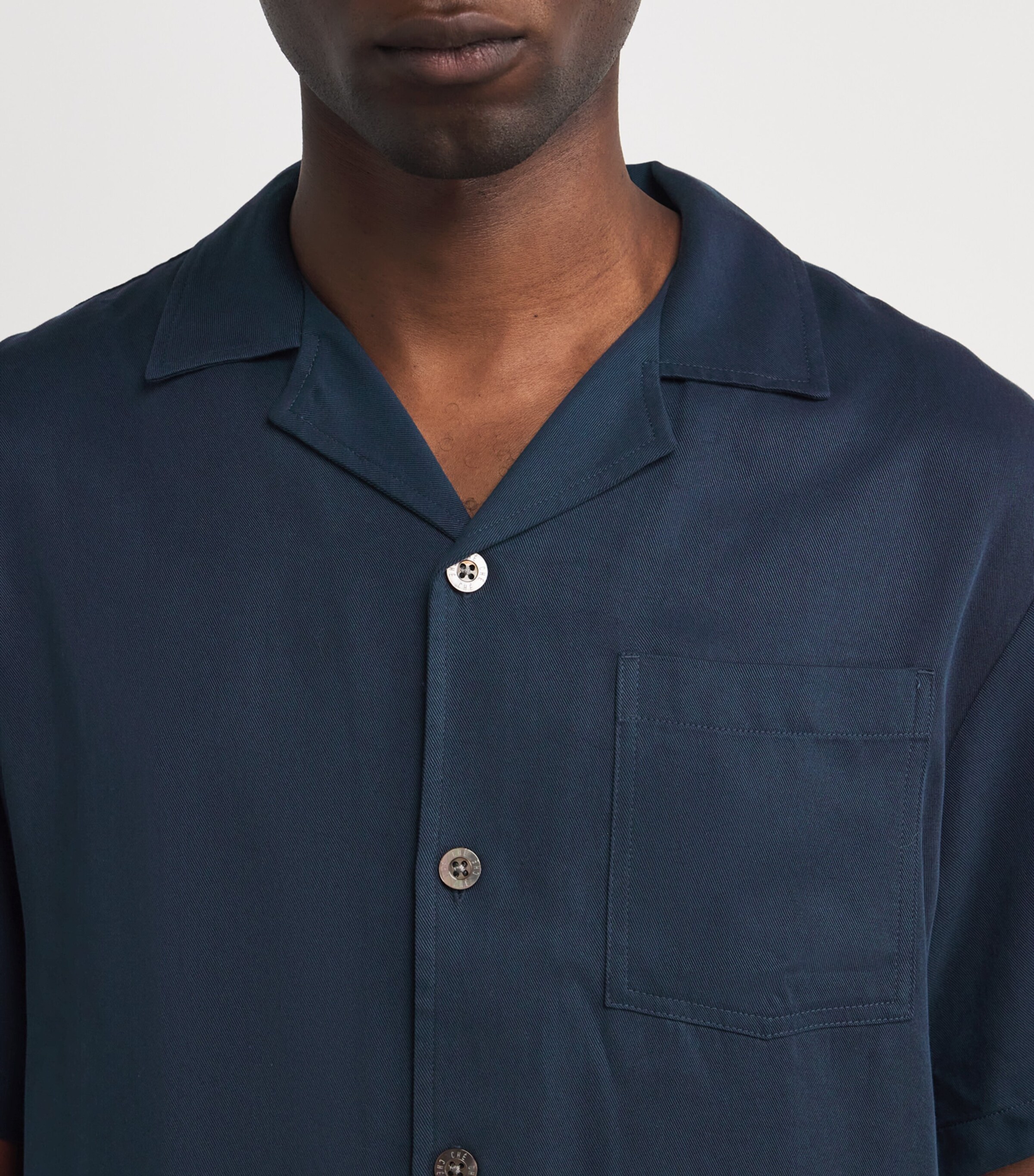 CHÉ Mens Short-Sleeve Shirt Navy Image 6