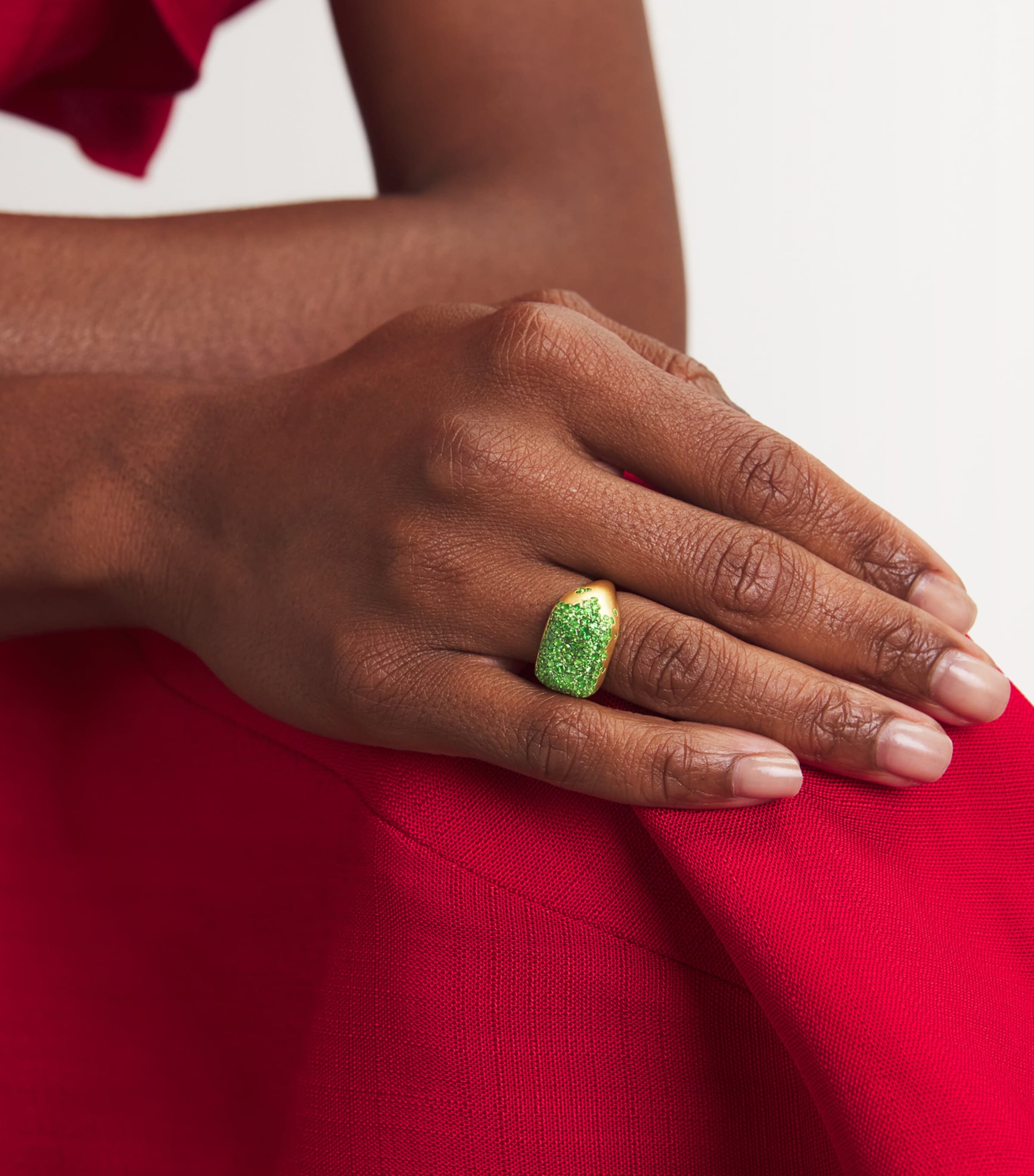 Yellow Gold and Tsavorite Baby Malak Bonbon Rectangle Ring YELLOW GOLD Image 2