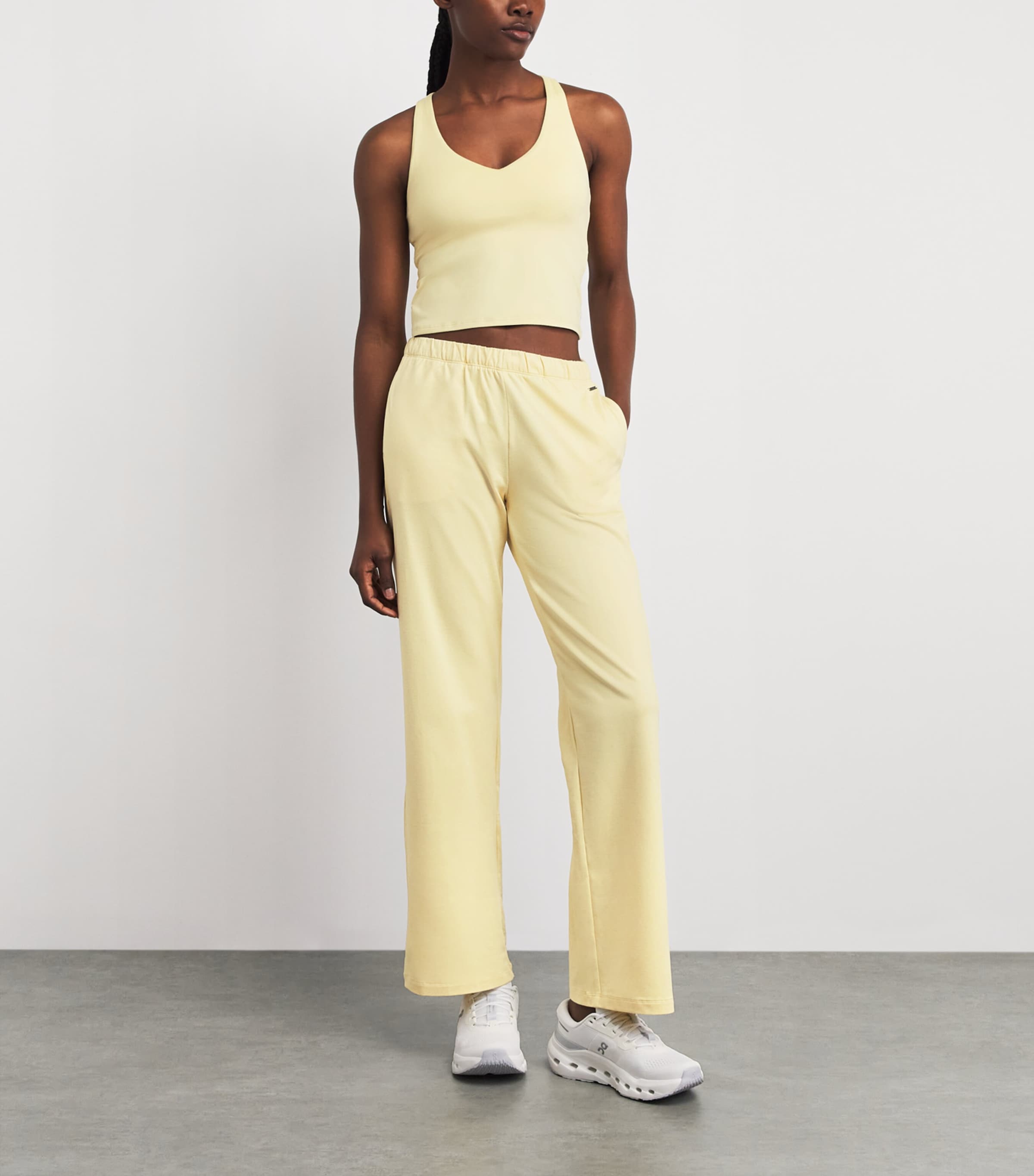 VUORI Womens Halo Modern Straight Sweatpants Lemon Snap Heather Image 2