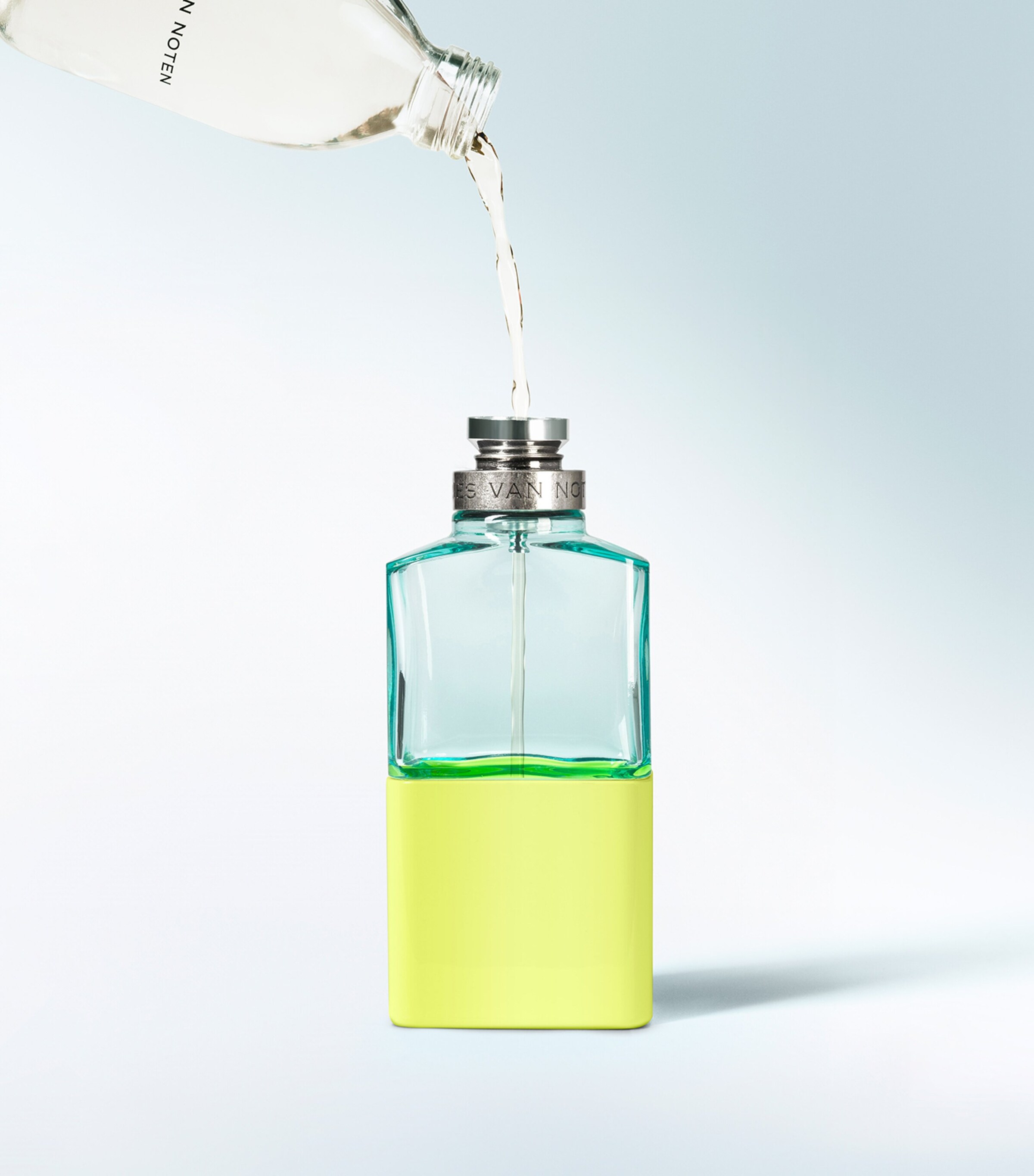 DRIES VAN NOTEN Neon Garden Eau de Parfum (200ml) - Refill Image 4