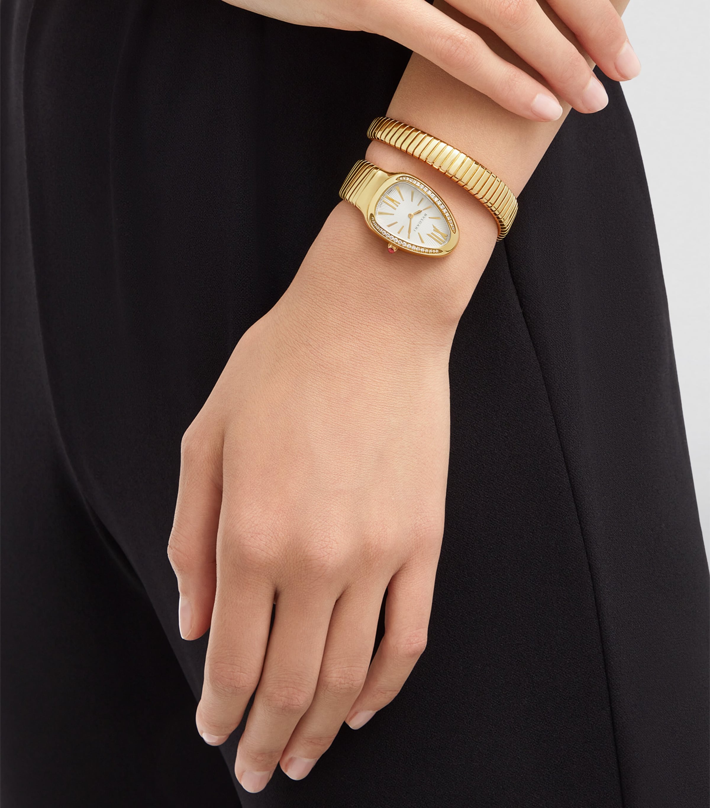 Bvlgari Yellow Gold and Diamond Serpenti Tubogas Watch 35mm White Image 5