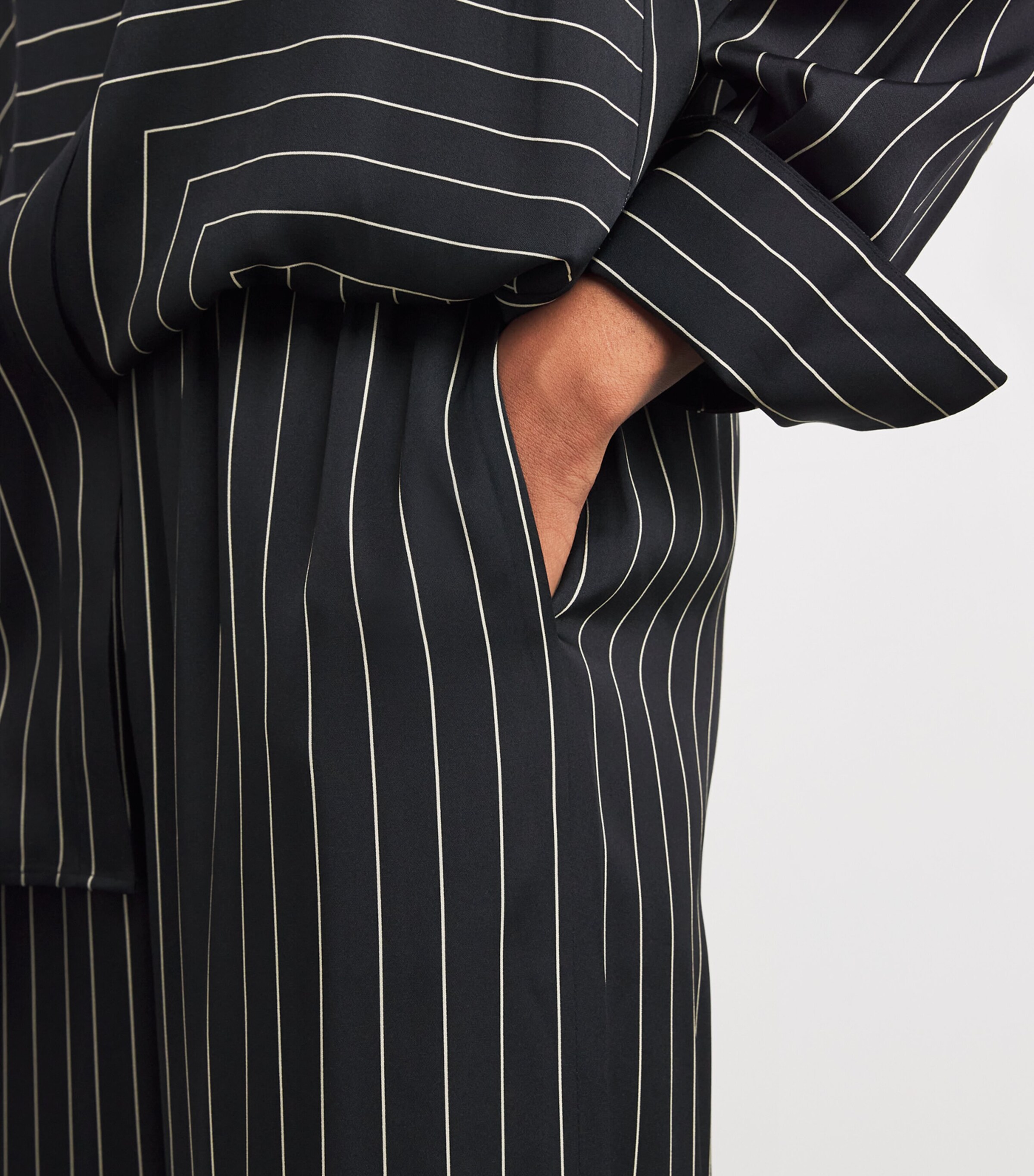 Geometric Print Hulin Trousers BLACK/AFFOGATO Image 6