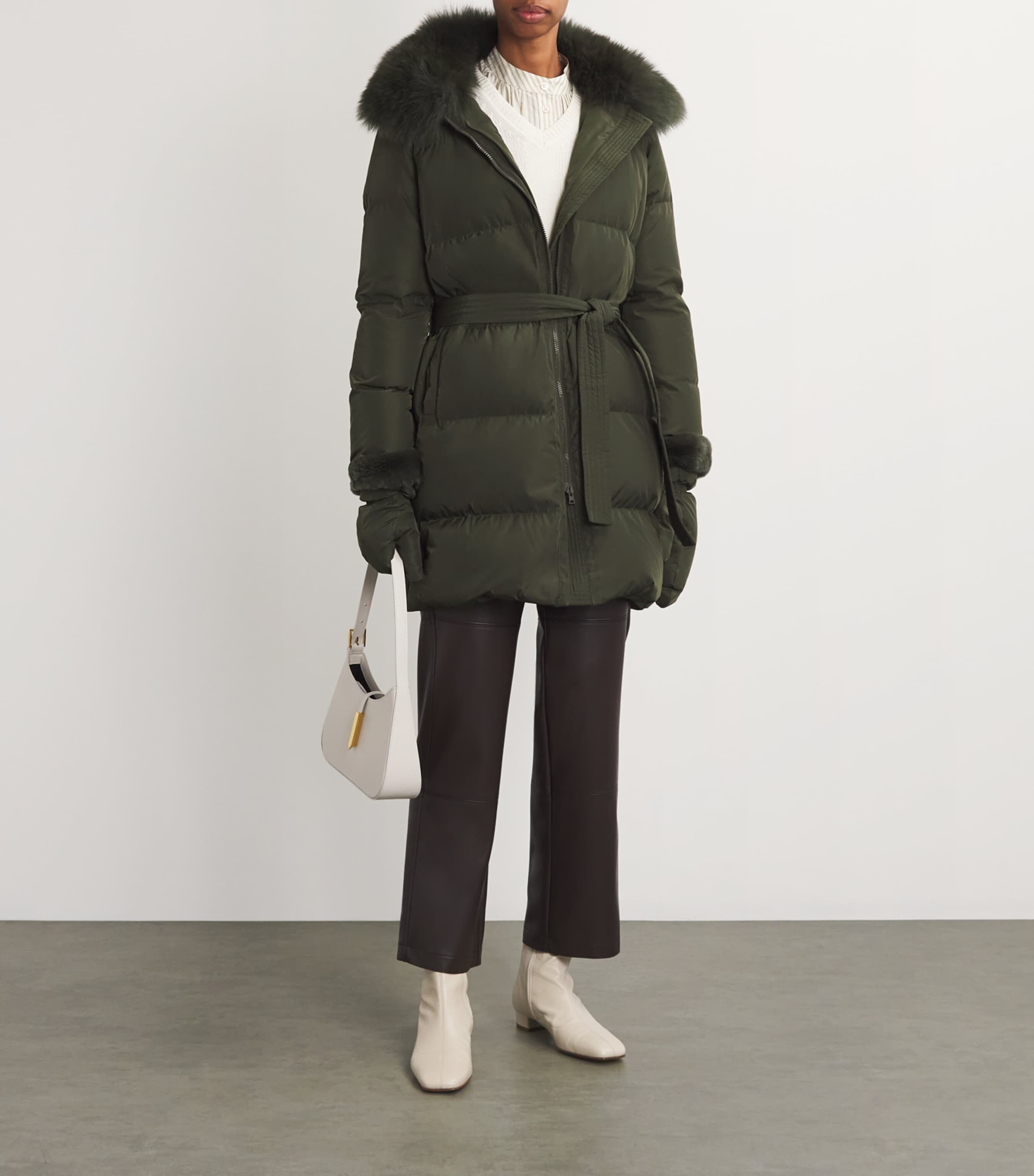 【Yves Salomon】ダウン shearling-trimmed mittens Down shearling-trimmed mittens in white - Yves Salomon
