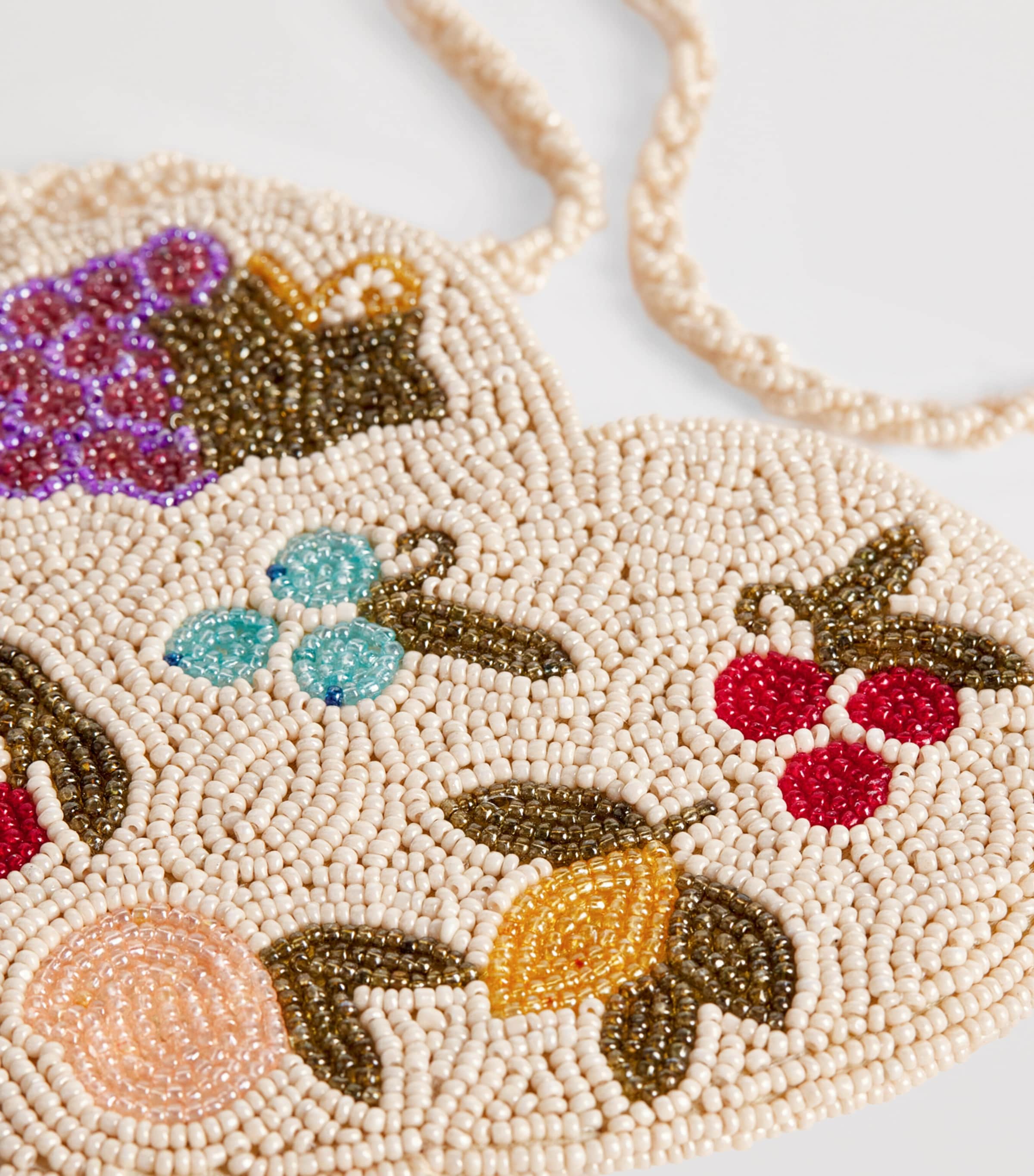 Beaded Heart Shaped Bag P00103 VITAMINS Image 3