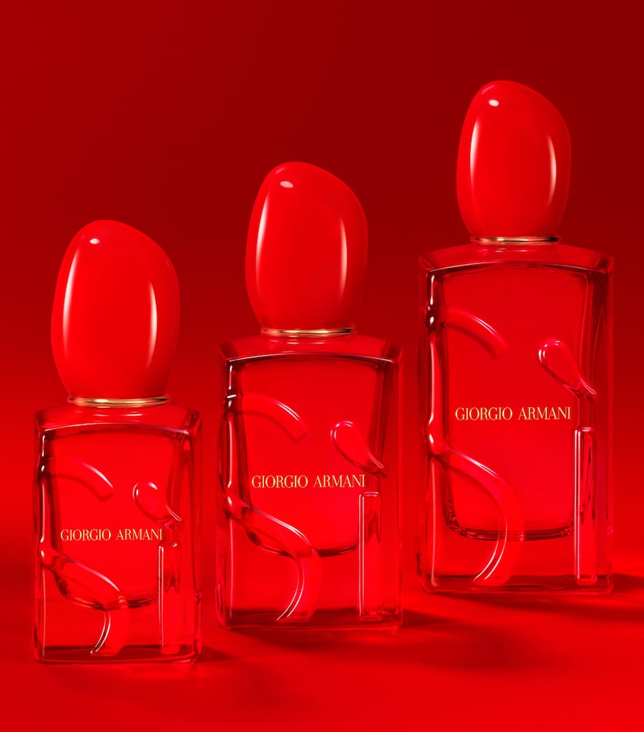Si Passione Red Musk Eau de Parfum (30ml) NO COLOUR Image 4