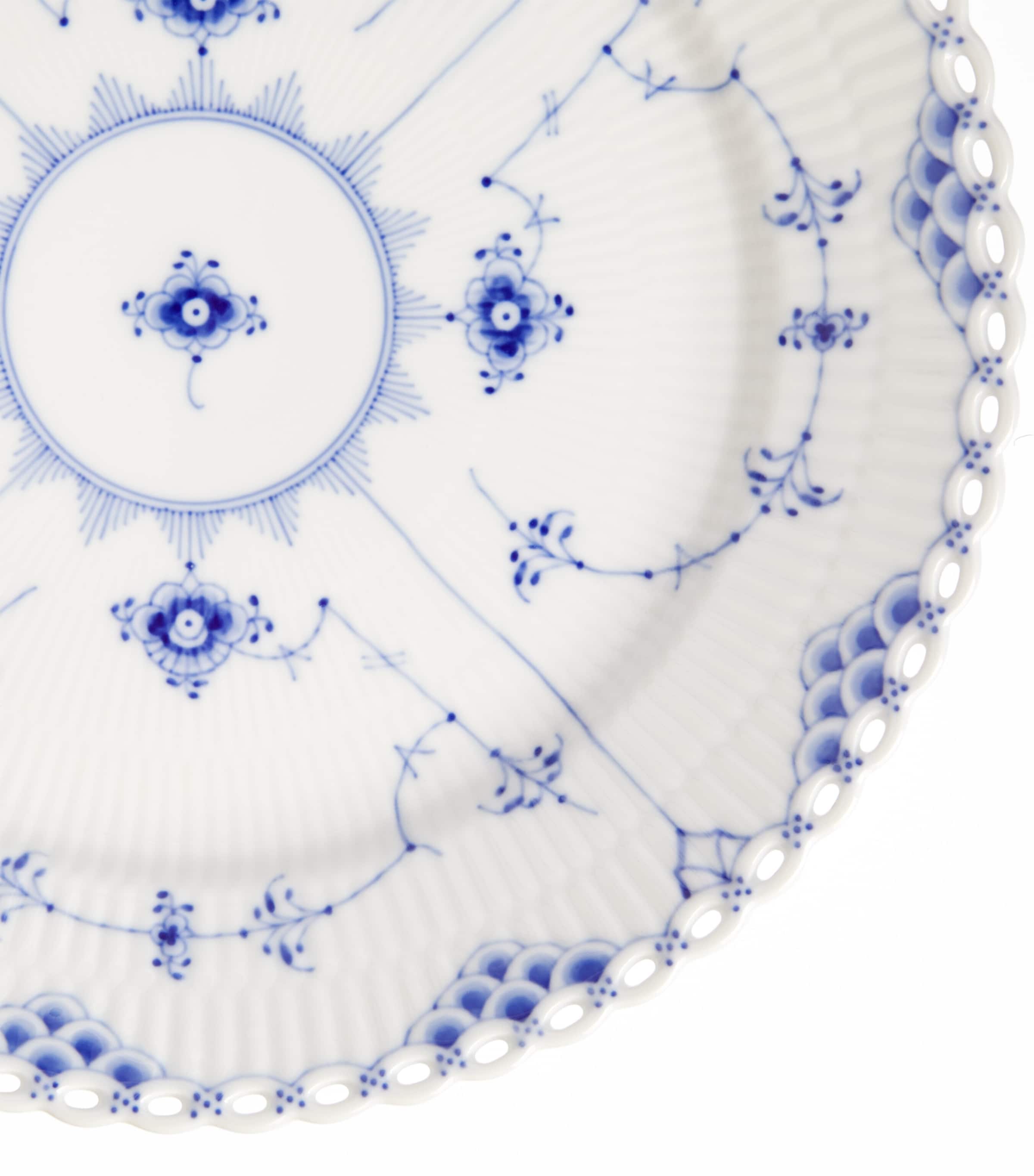 Blue Fluted Full Lace Plate (27cm) BLUE Image 3