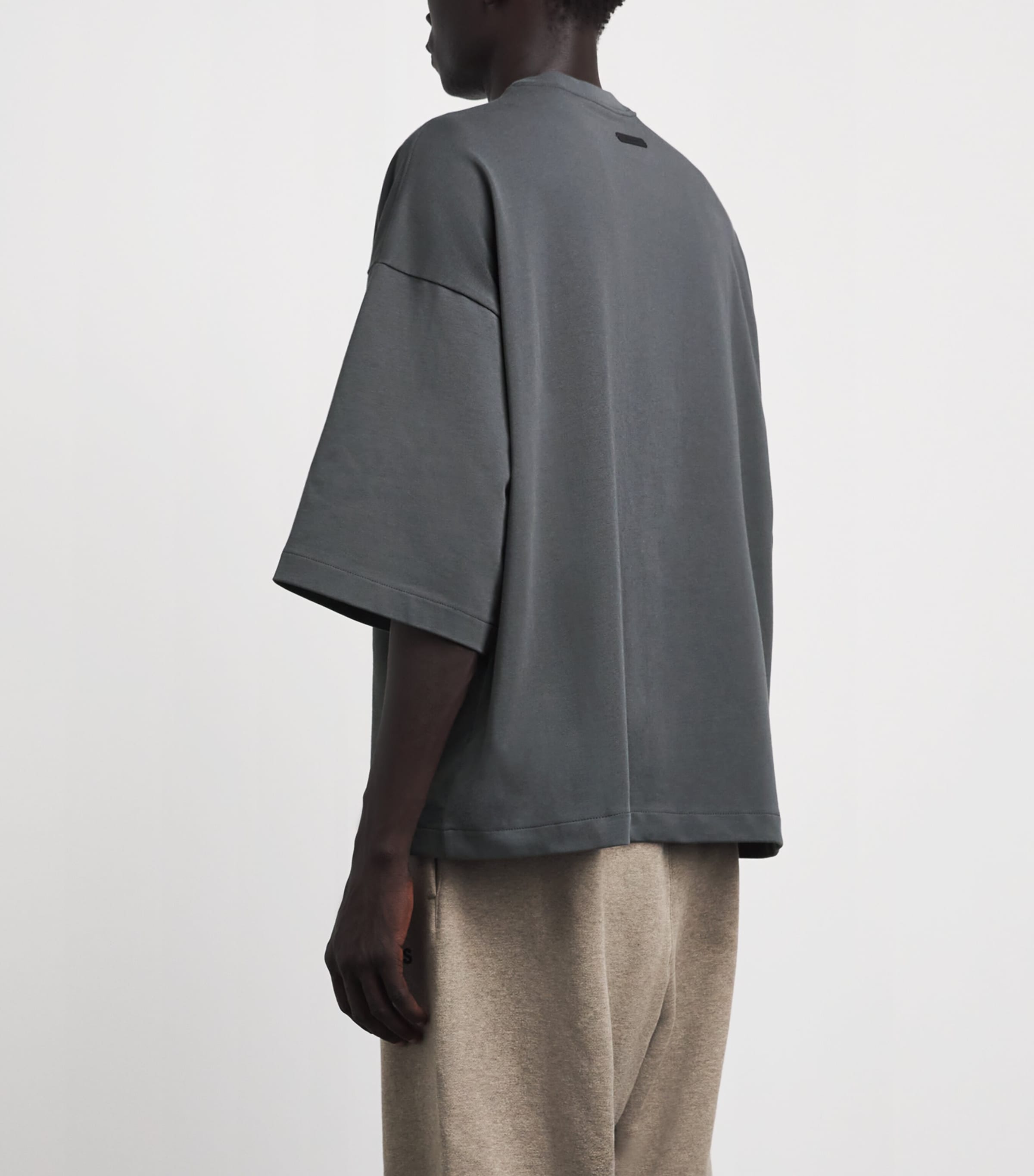 FEAR OF GOD ESSENTIALS Mens Cotton Boxy Merch T-Shirt Iron Grey Image 5