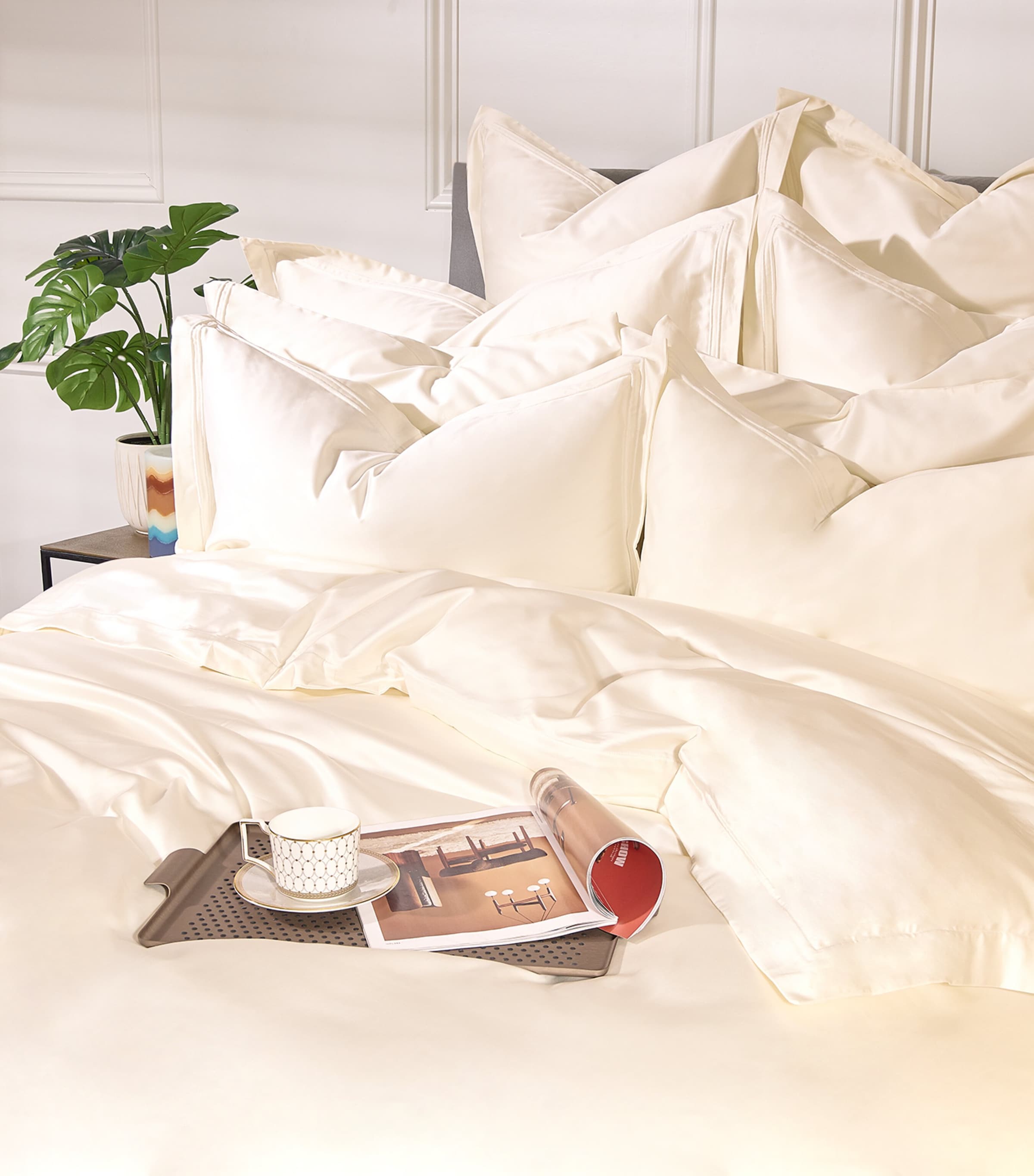 Harrods of London Richmond Emperor Fitted Sheet (215cm x 215cm) Ivory Image 4