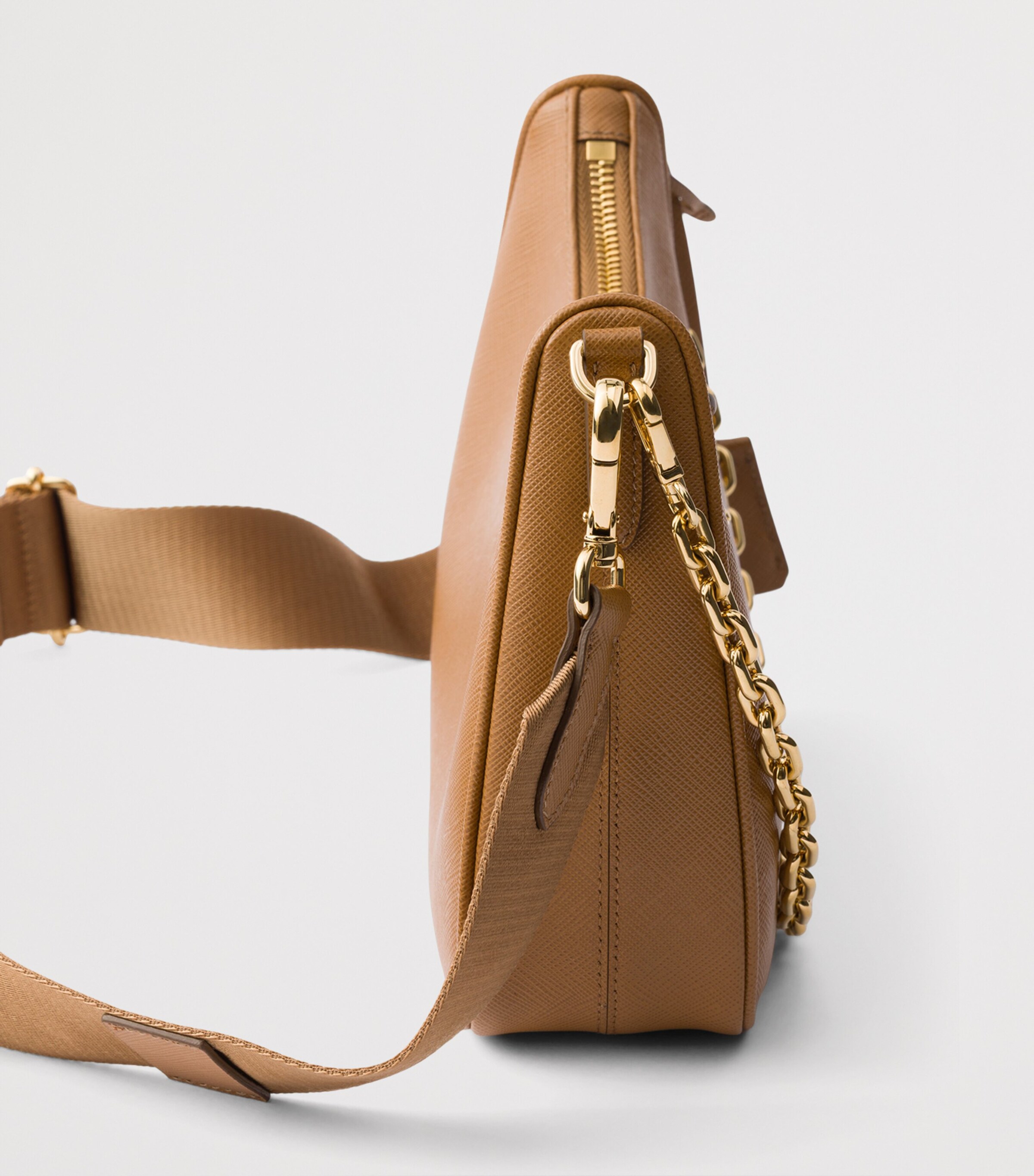 Saffiano Leather Re-Edition 2005 Shoulder Bag F03CW Image 5