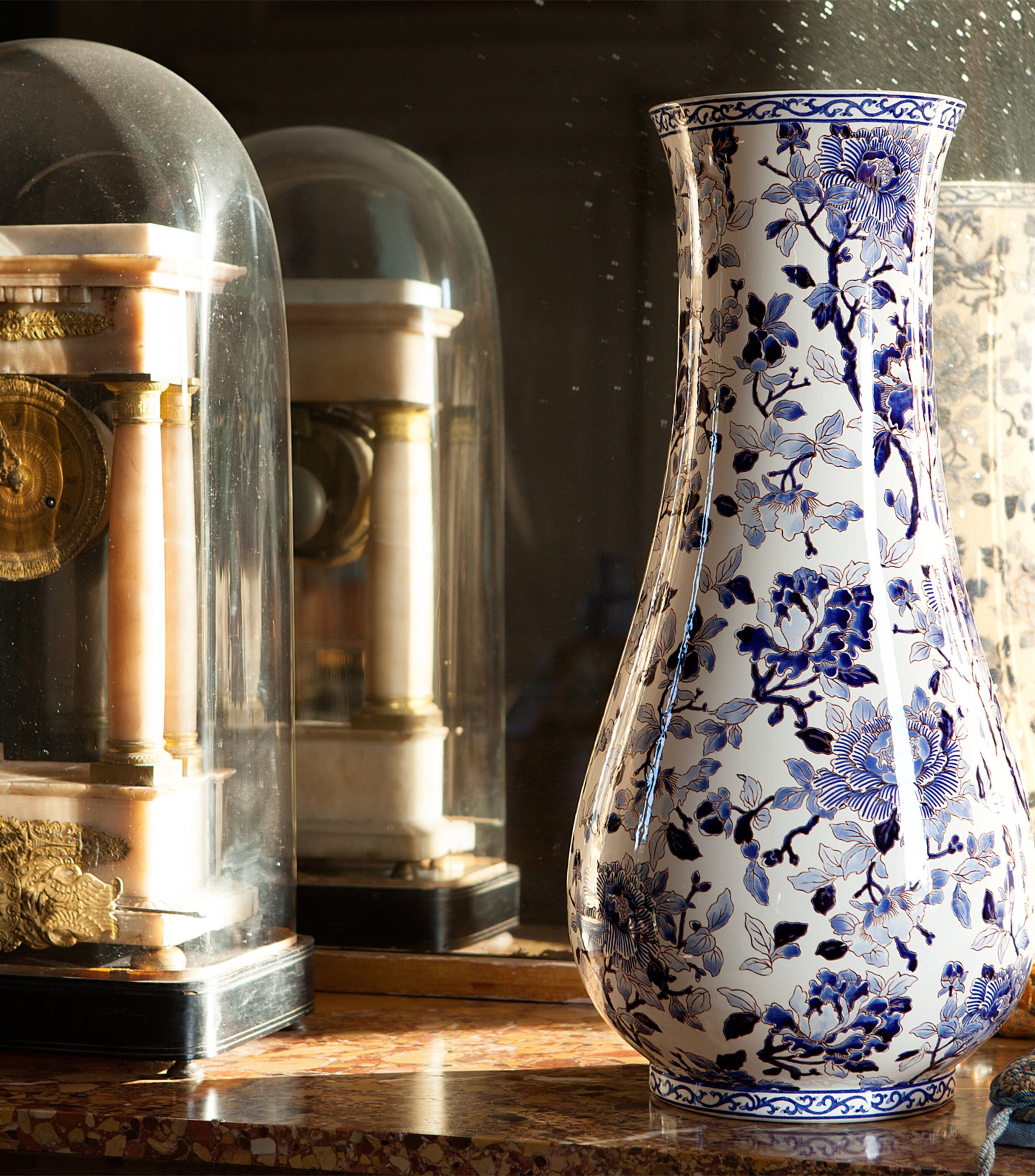 Small Pivoines Vase (13.5cm) BLUE Image 2