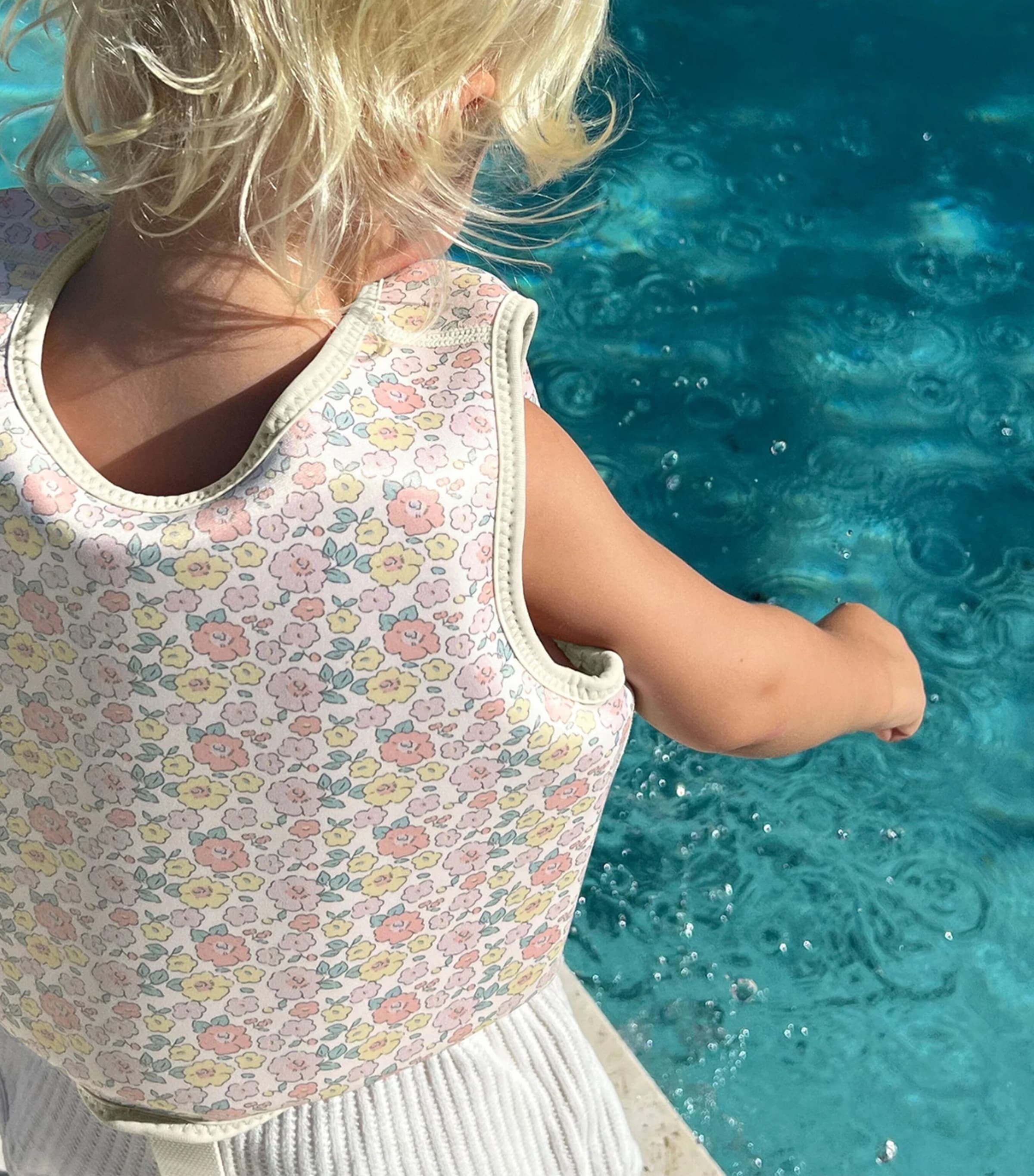 Sunnylife Kids Floral Into The Garden Swim Vest (1-2 Years) Multicolour Image 2