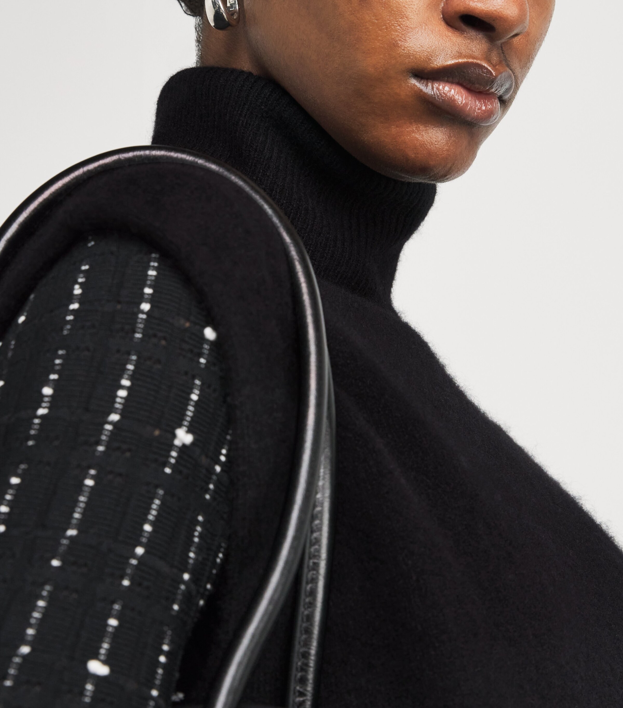 Brushed Cashmere-Blend Sweater Vest BLACK Image 6