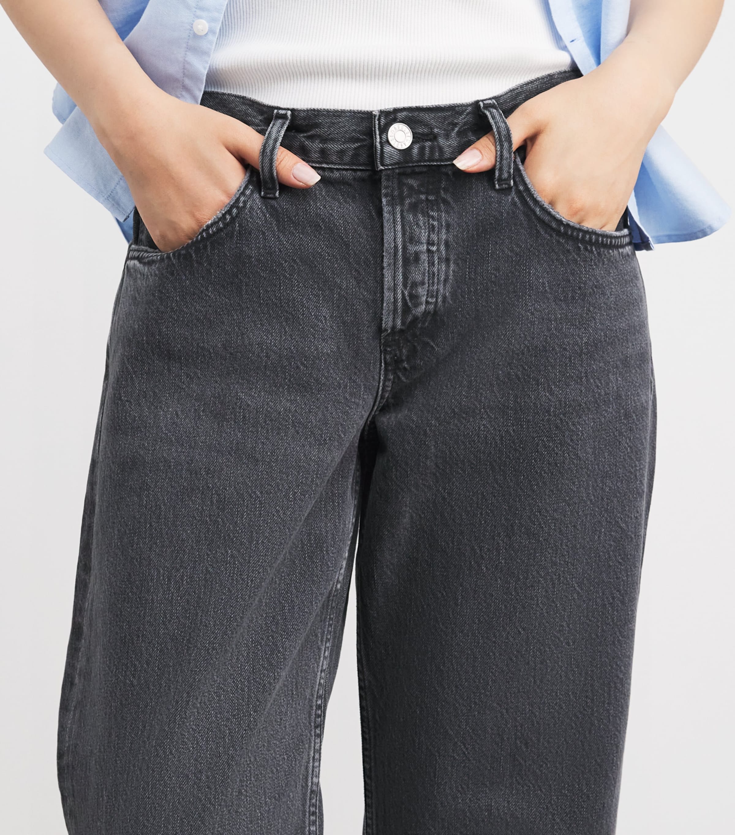 Low-Rise Loose Jeans SYMBOLIC Image 6