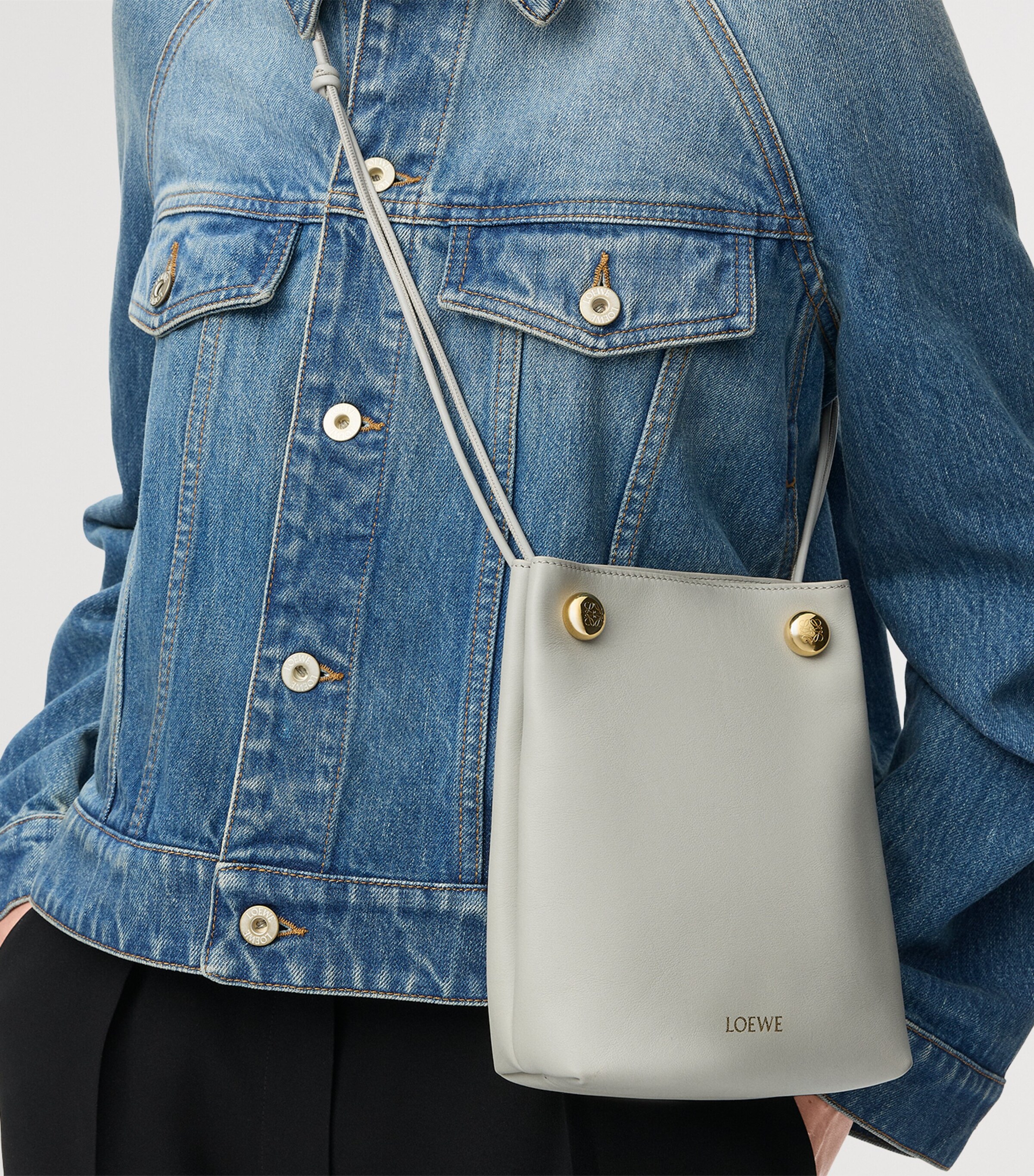 Leather Pebble Pouch Bag SHELL GREY Image 8