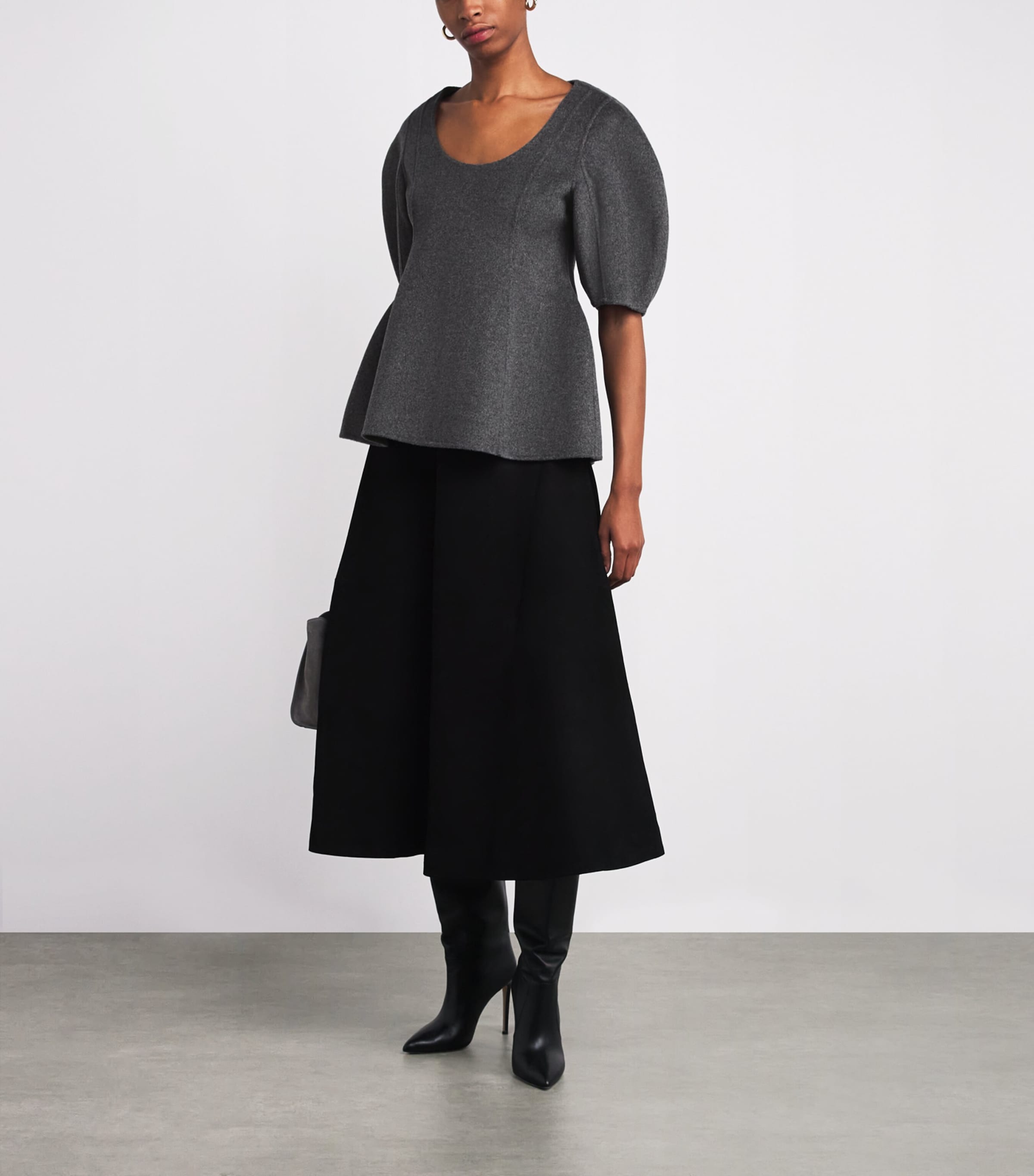 risa専用heve Arch Peplum knit charcoal heve Arch Peplum knit charcoal