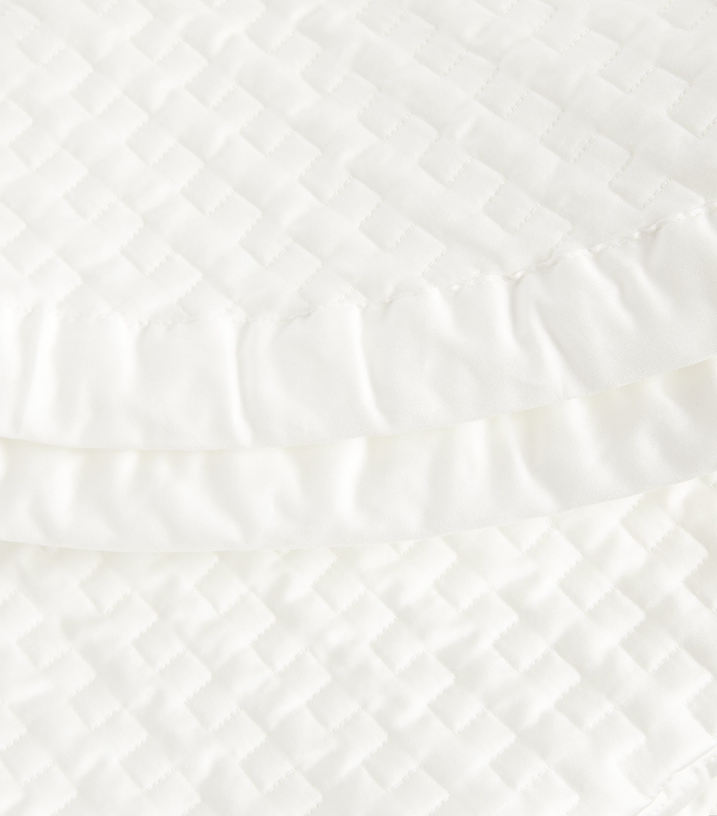 Harrods of London Boutis Bedspread (270cm x 270cm) Ivory Image 2