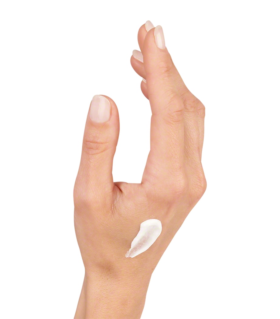 Moisturizing With A Mask NO COLOUR Image 3