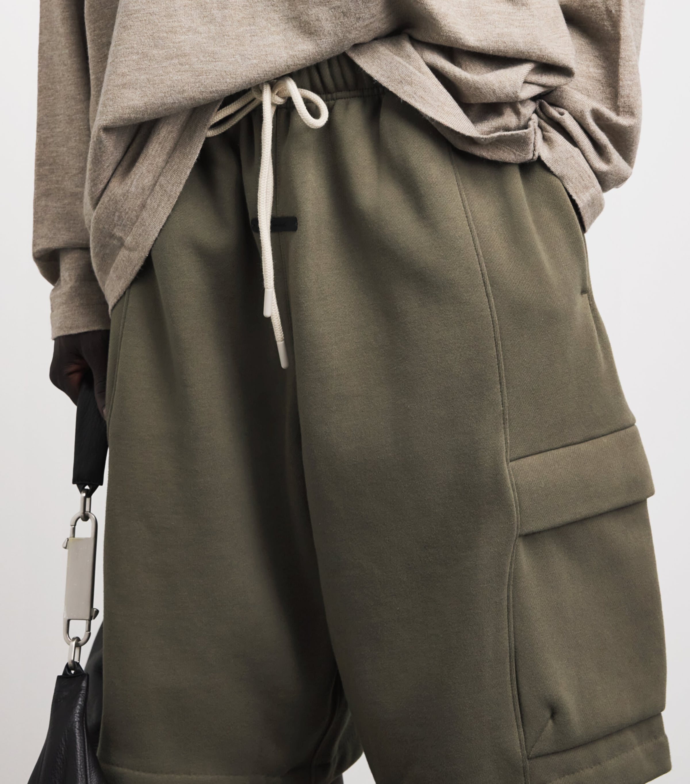FEAR OF GOD ESSENTIALS Mens Cargo Basketball Shorts Moss Image 3