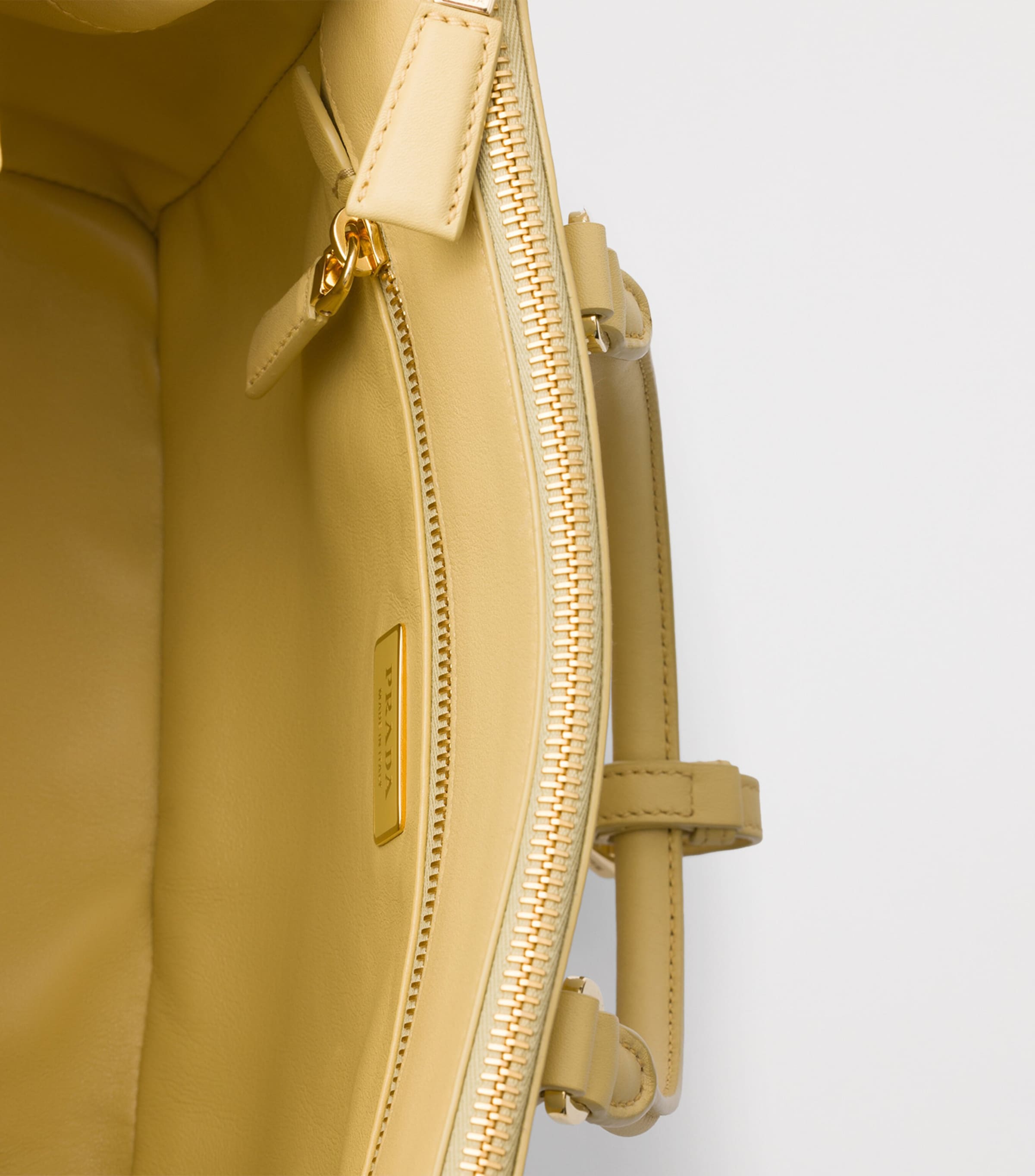 Medium Leather Galleria Top-Handle Bag F0032 Image 4