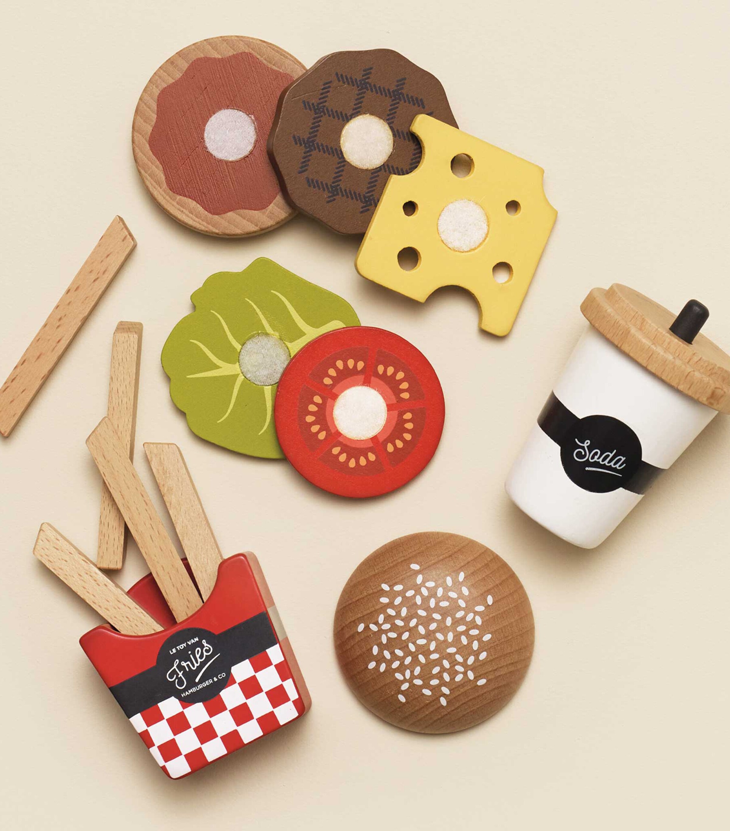 Le Toy Van Wooden Gourmet Hamburger Set Image 6