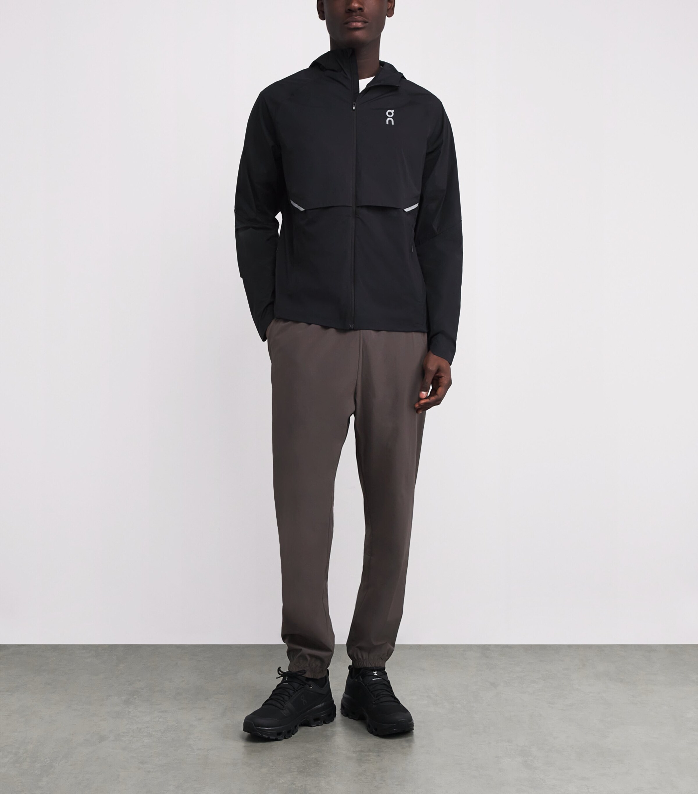 Focus Sweatpants PEBBLE Image 2