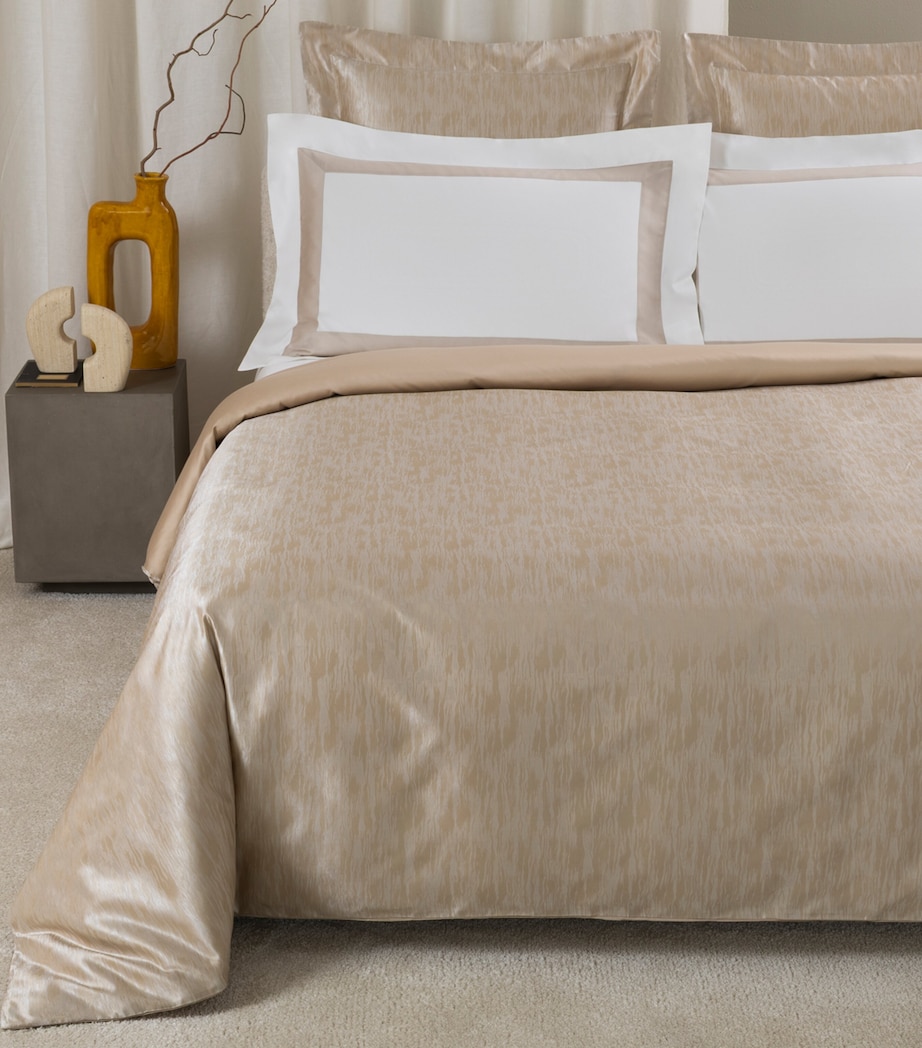 Frette Silk Luxury Sway King Duvet Cover (260cm x 240cm) Milk/golden B Image 2