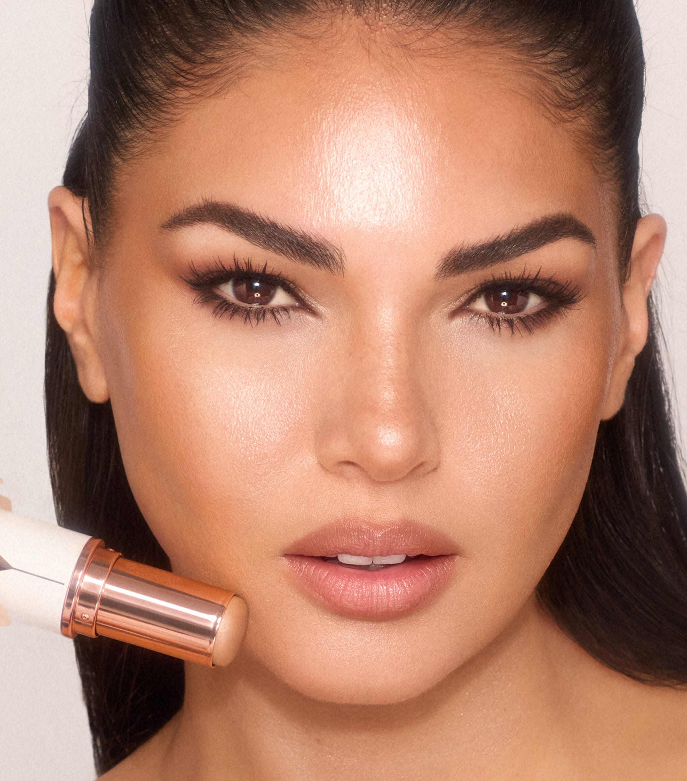 Unreal Skin Sheer Glow Tint 7.5 MEDIUM Image 2