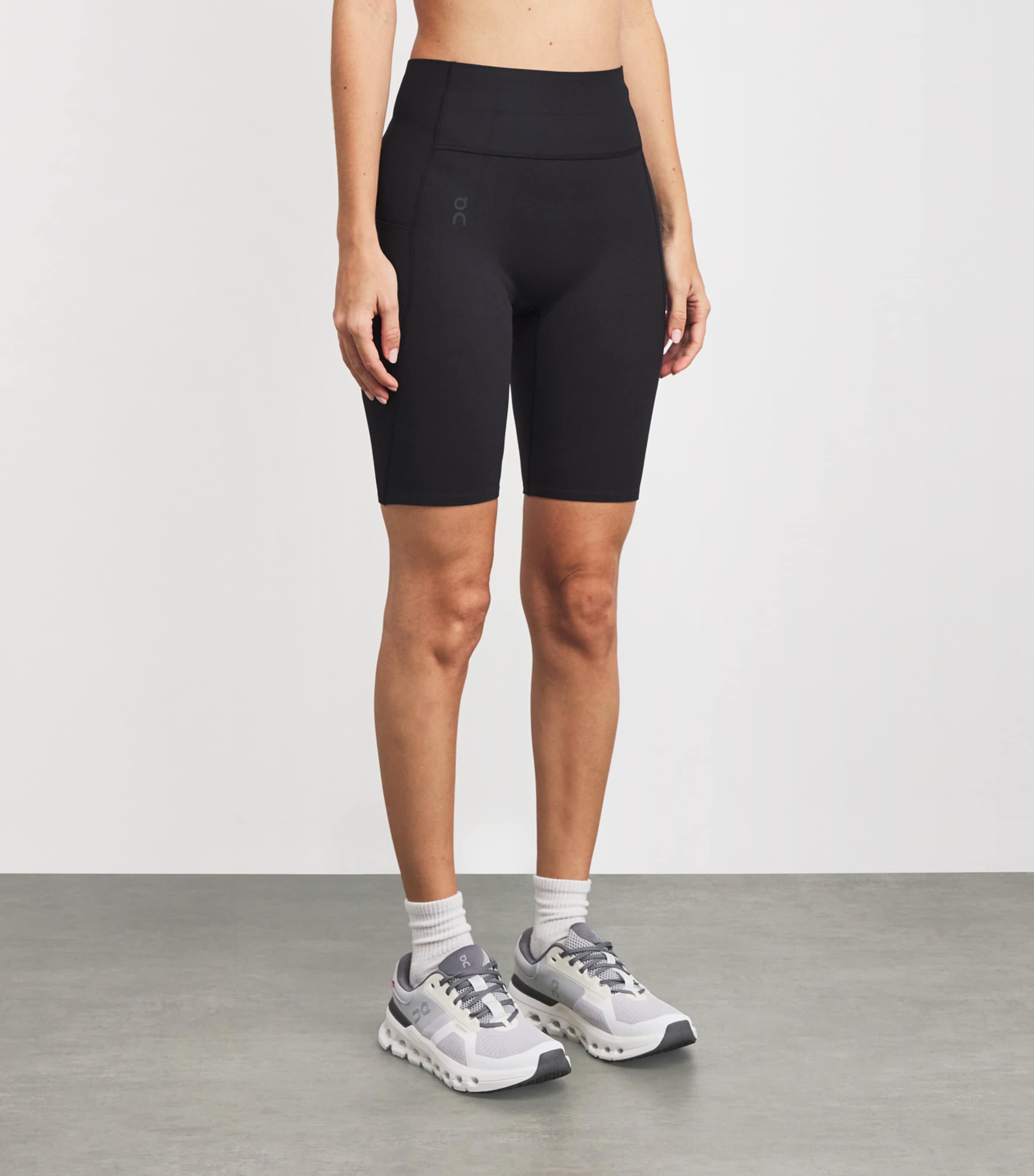 Studio Short Leggings BLACK Image 3