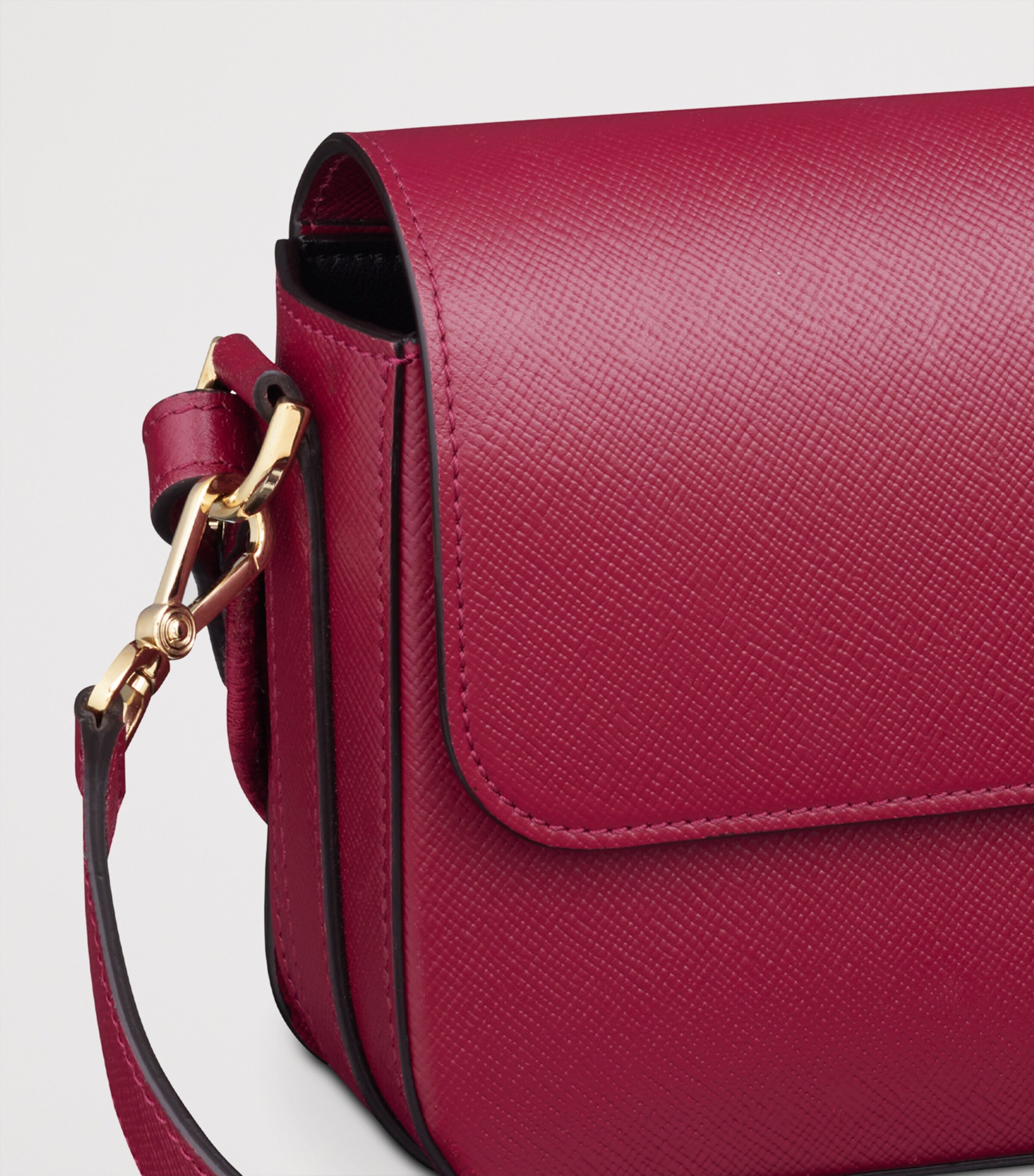 Leather C de Cartier East-West Shoulder Bag CHERRY Image 6